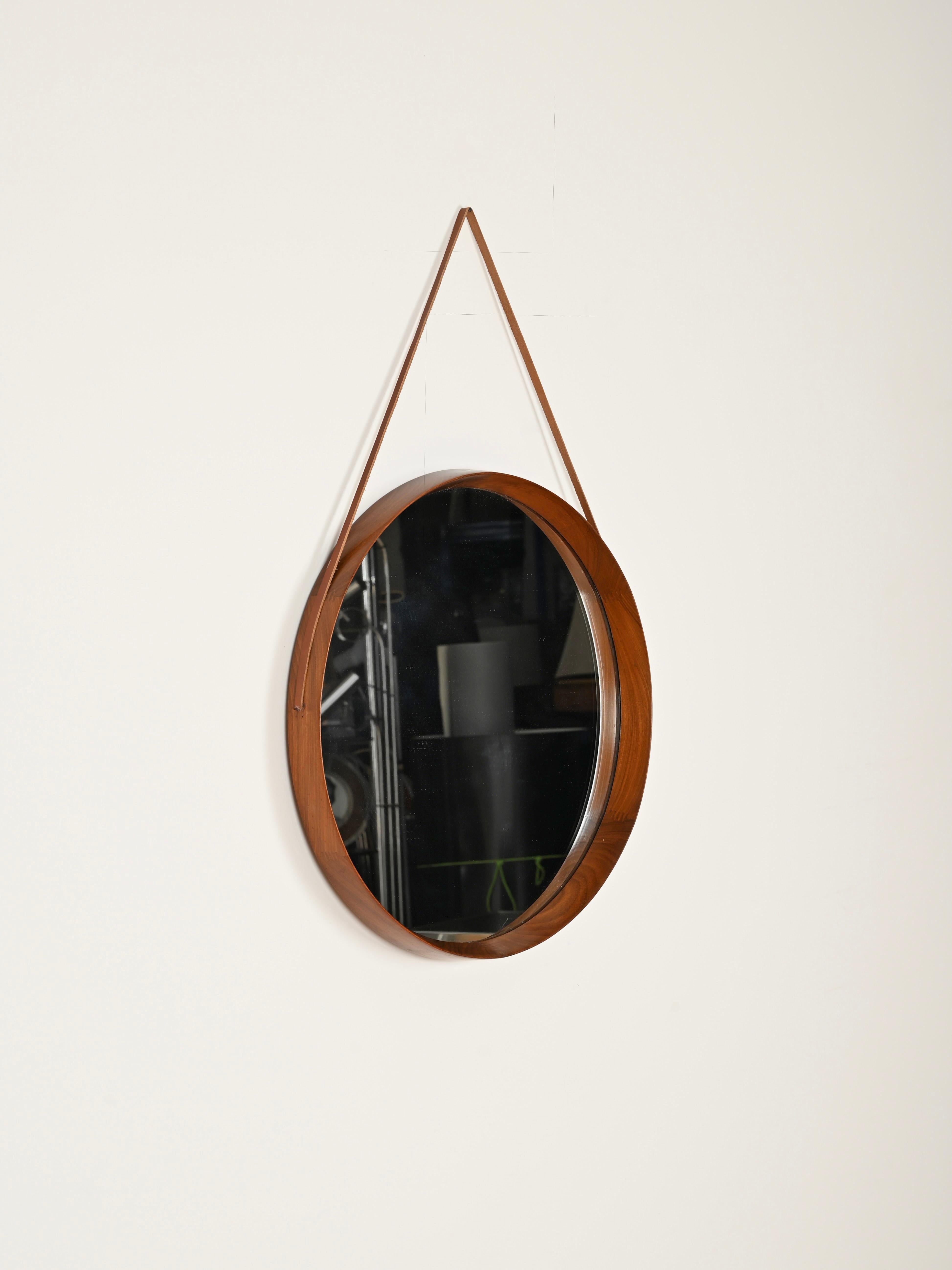 20th Century Campo & Graffi Italian Round Mirror in Walnut and Leather Signed by Cantu, 1960s For Sale