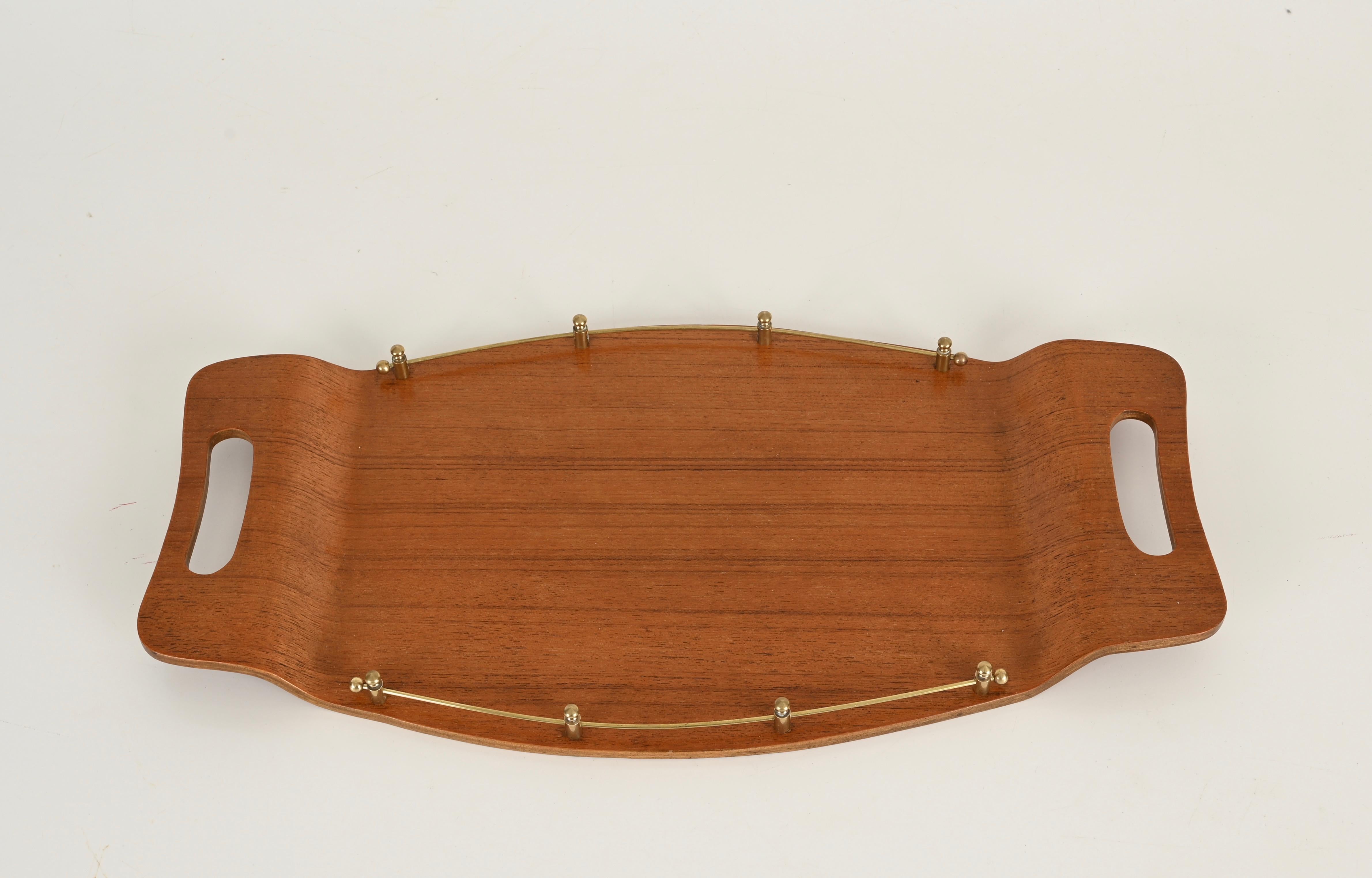 Vassoio da portata Campo & Graffi in teak curvato e ottone, Italia, anni '50 in vendita 3