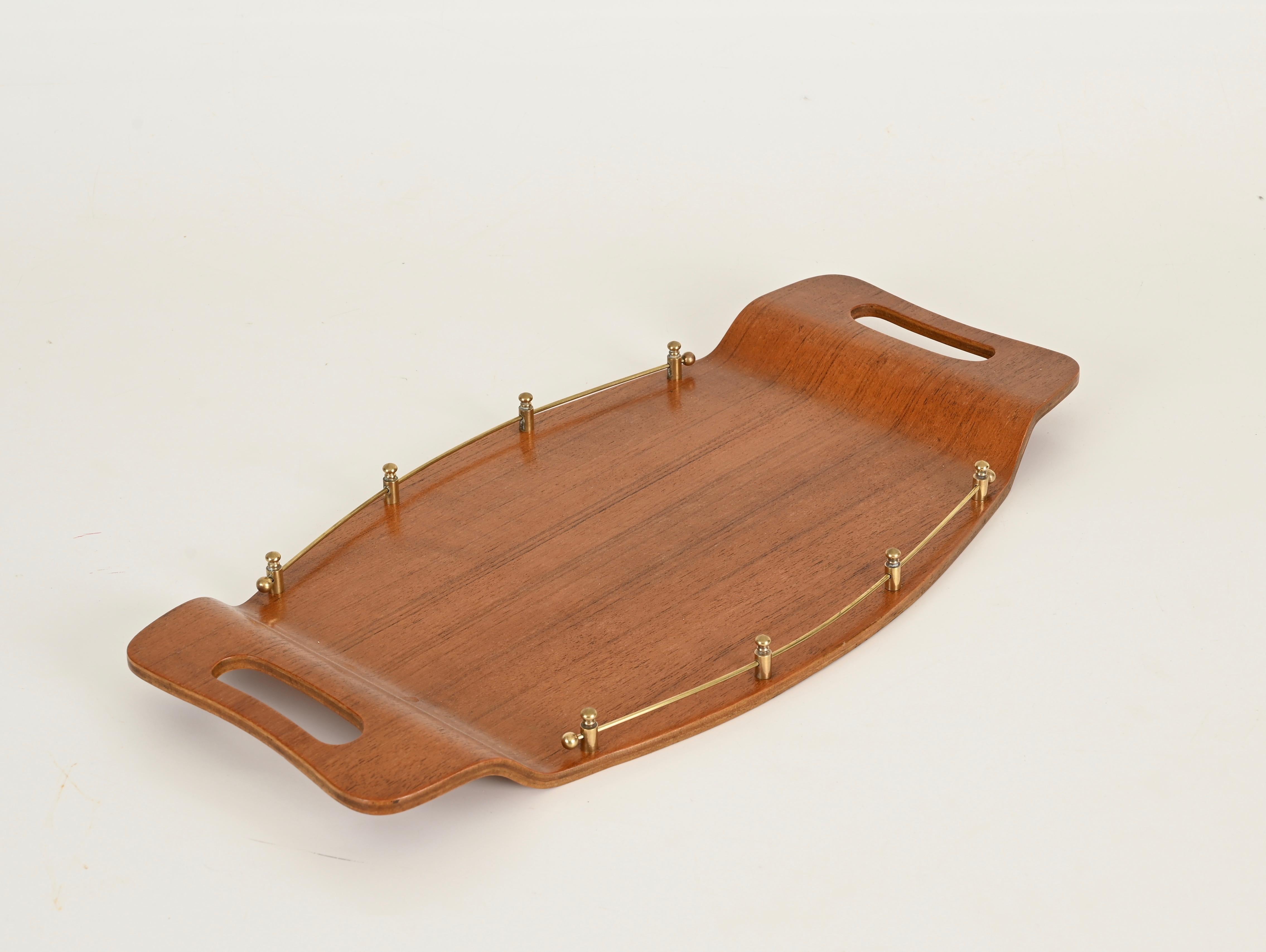 Ottone Vassoio da portata Campo & Graffi in teak curvato e ottone, Italia, anni '50 in vendita