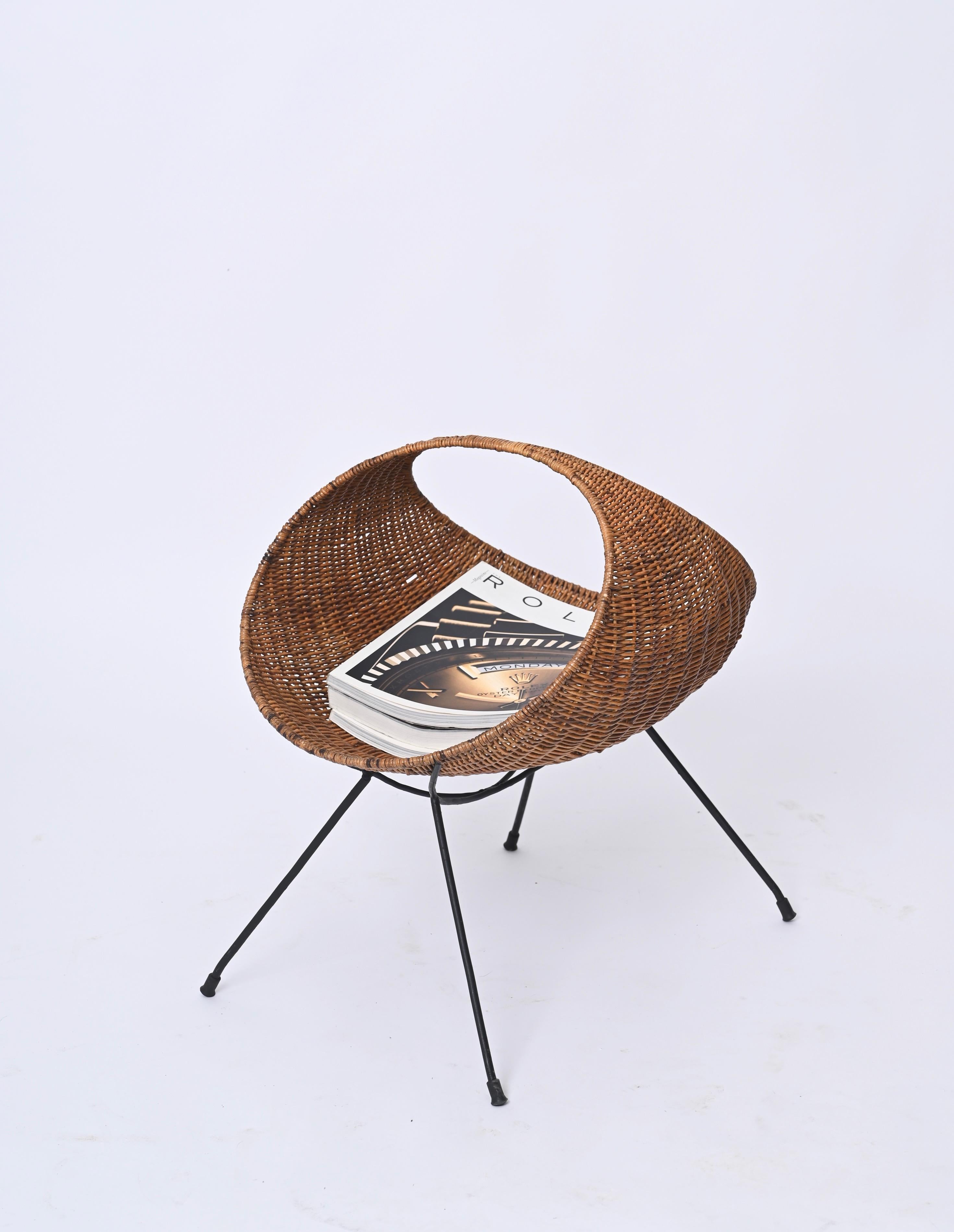 Campo & Graffi Magazine Rack in Wicker and Black Enameled Iron, Italy 1950s For Sale 7
