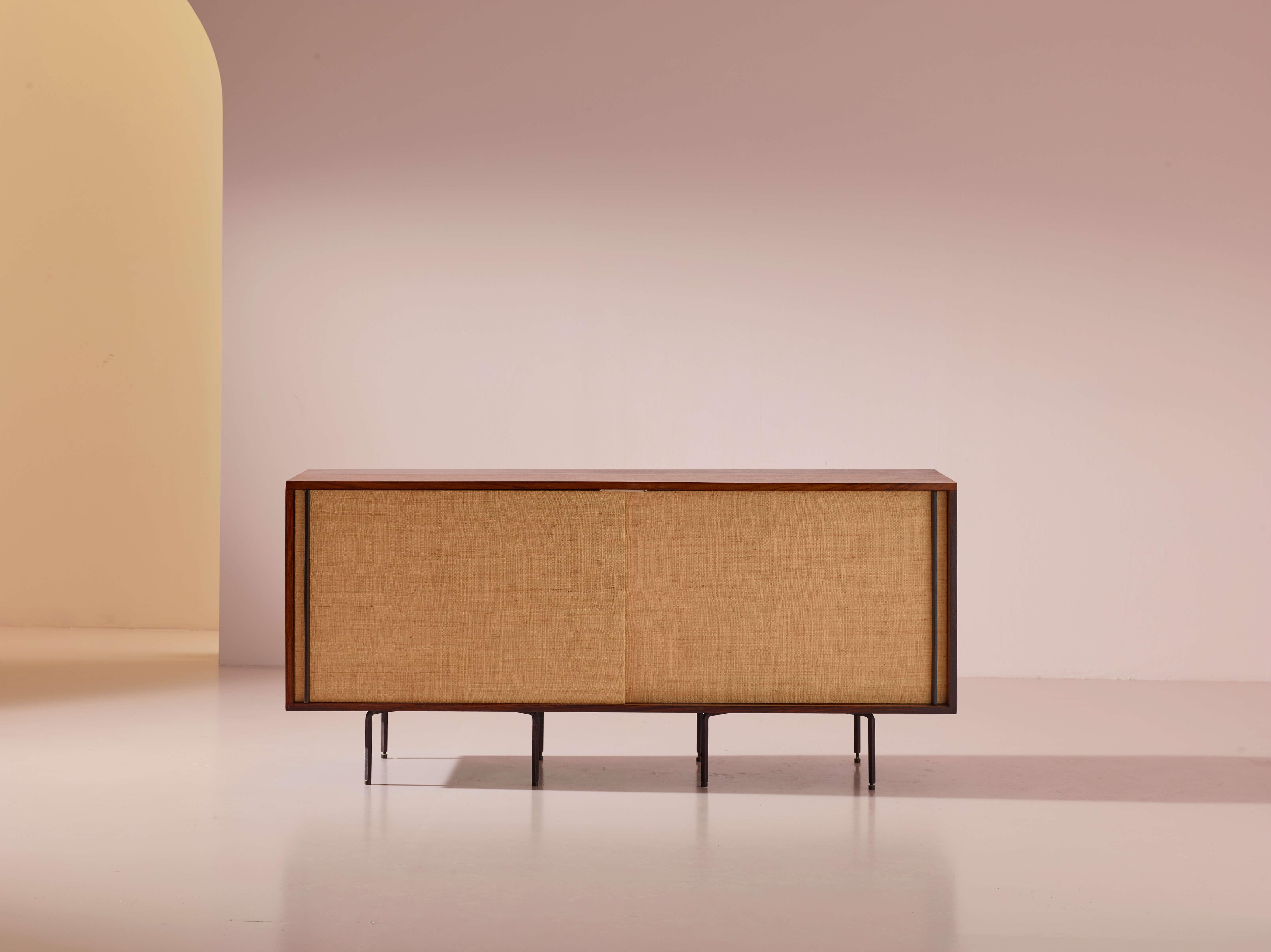 Credenza Campo & Graffi in teak e intreccio di canne di bambù di Home, Italia, anni '50 In condizioni buone in vendita a Chiavari, Liguria