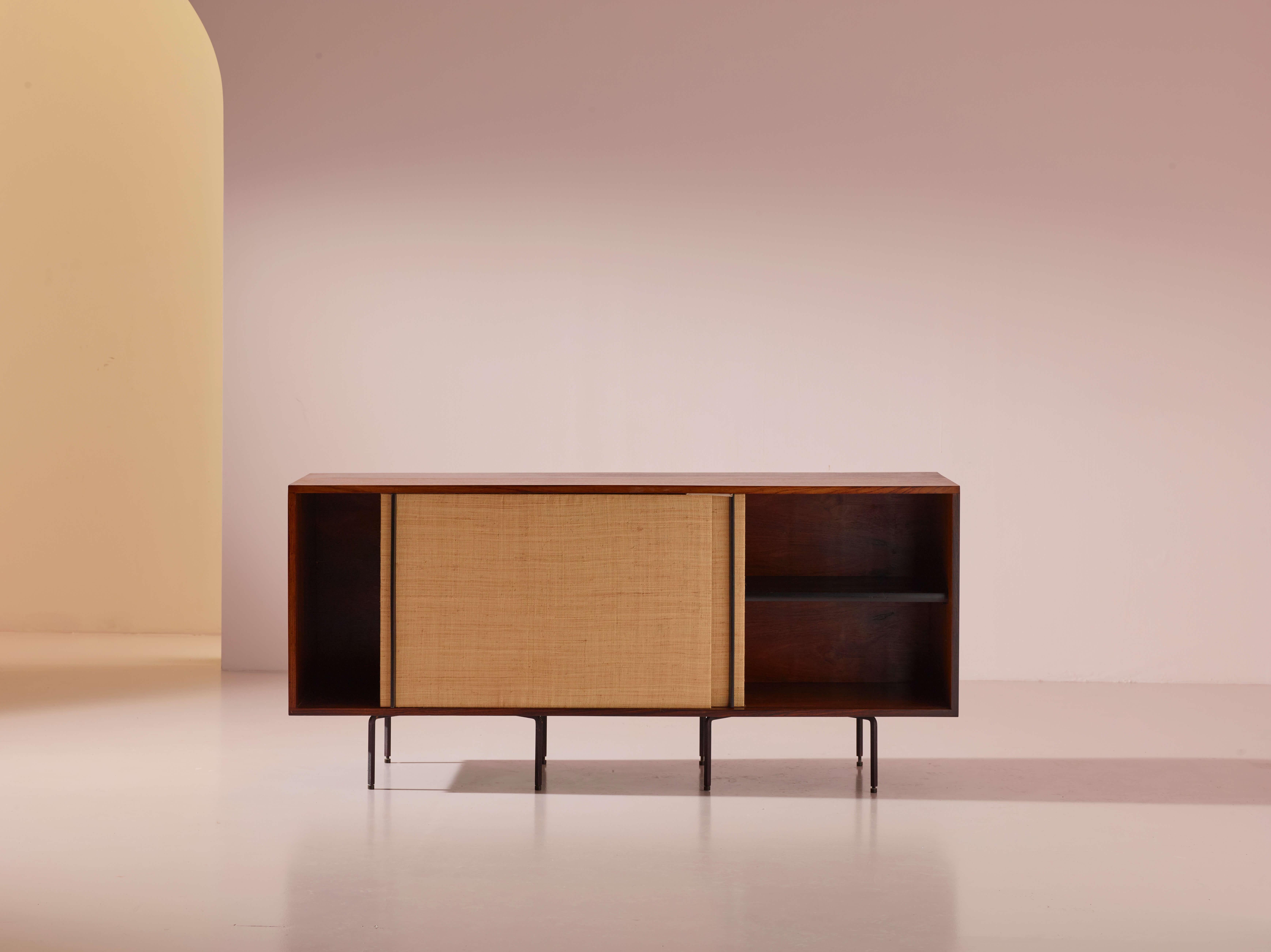 Metà XX secolo Credenza Campo & Graffi in teak e intreccio di canne di bambù di Home, Italia, anni '50 in vendita