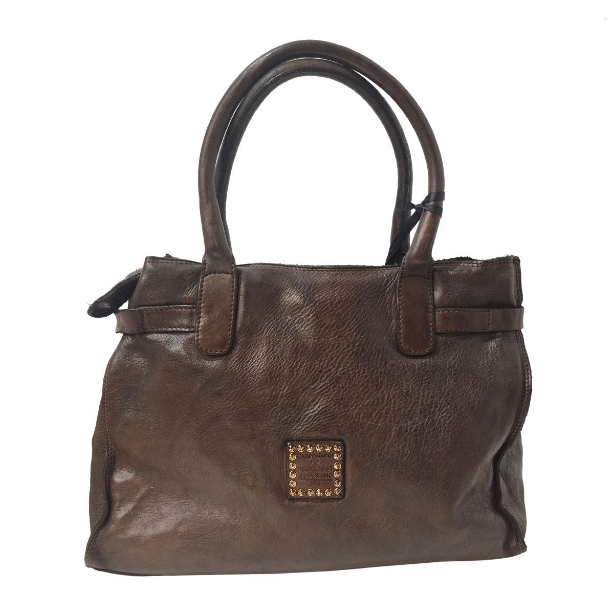 Beautiful and easy to wear italian manufactured bag
Leather bag from Campomaggi Italy
Brown color
Bow
Double handle
Can be carried crossbody
Zip closure
Internal zip pocket and phone holder
Cm 36 x 26 x 13 (14,1 x 10,2 x 5,11 inches)
Fast shipping
