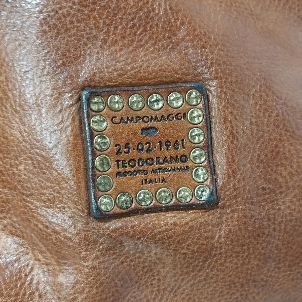 Women's Campomaggi Cognac Leather Crossbody Bag  For Sale