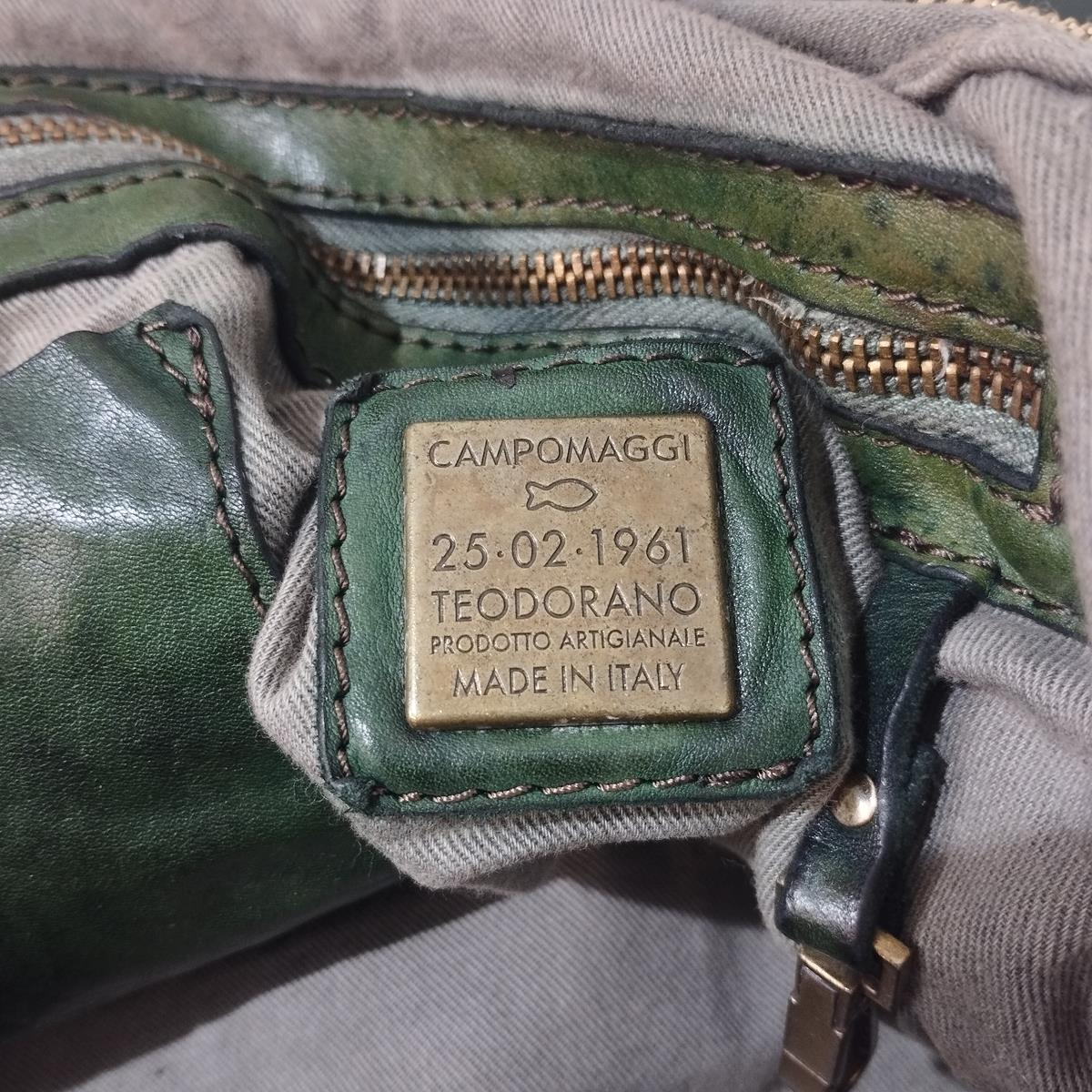 Campomaggi Green Leather Crossbody Bag  For Sale 1