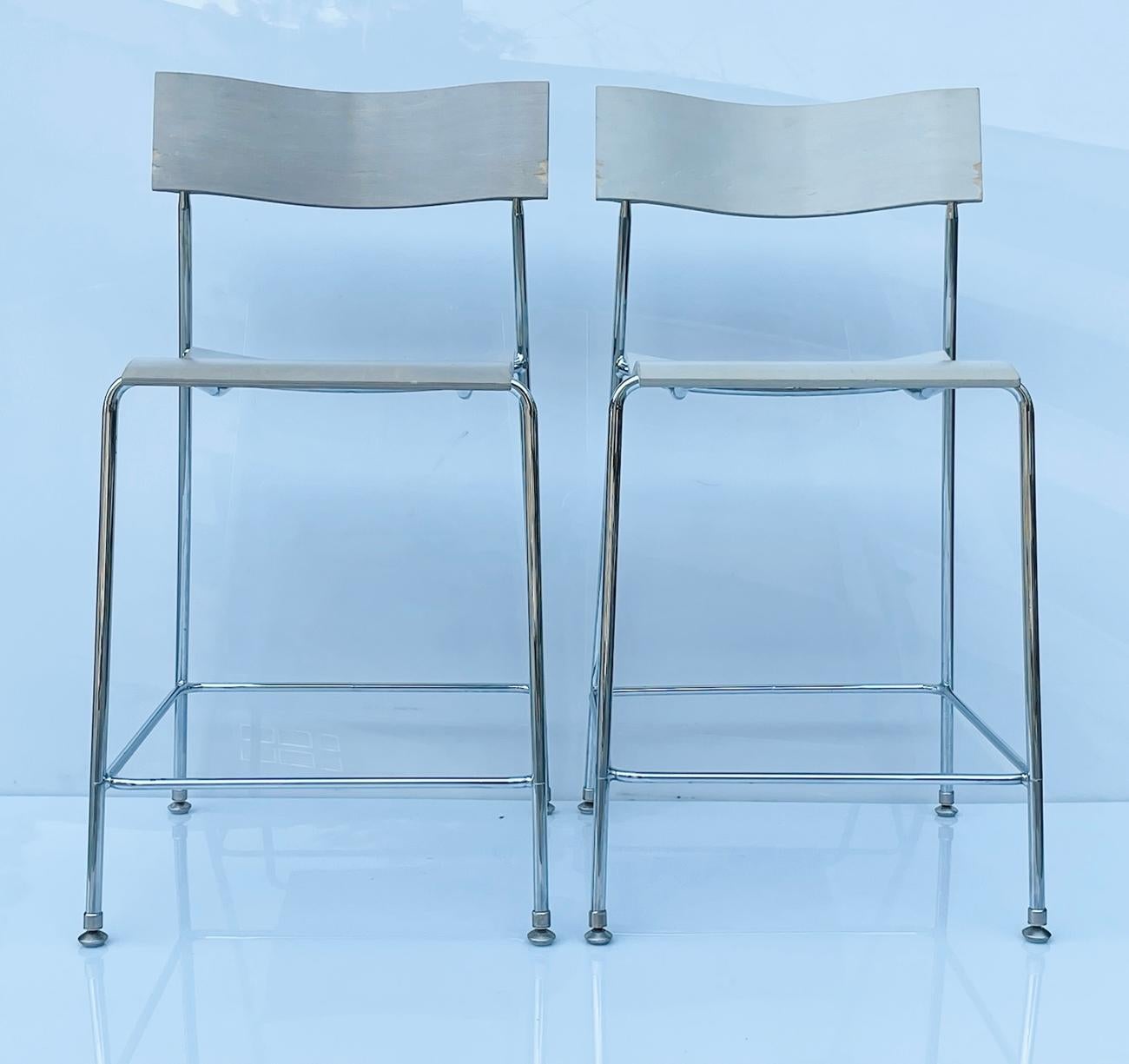 The campus counter stool has the same aesthetic excellence as the campus chair. Following the success of the chair, Campus counter stool was developed to provide a holistic expression in areas where different seat heights are