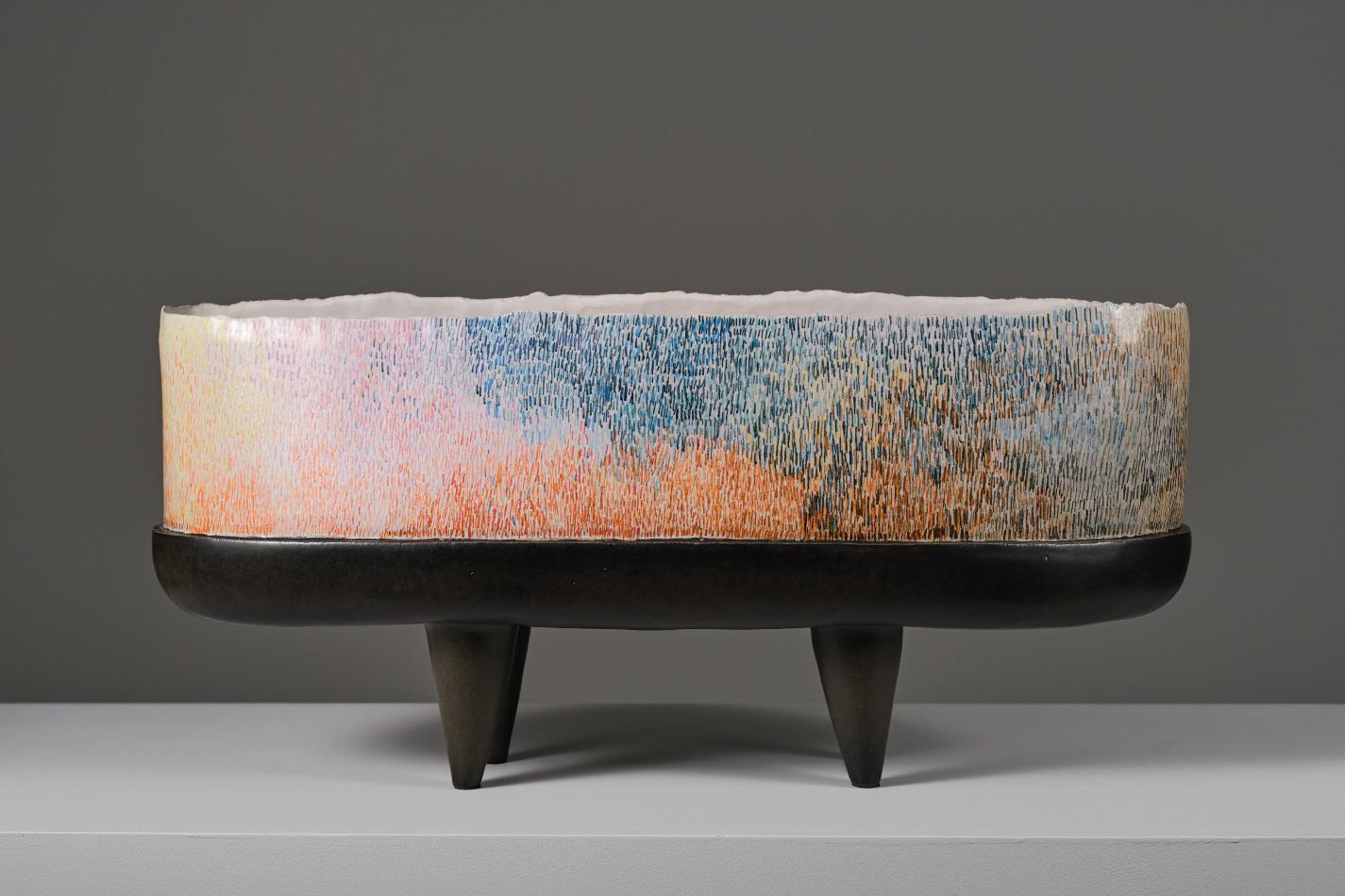 Camuflatge_Fruchtschale New Contemporary Grogged Clay by Rosa Cortiella (Emailliert) im Angebot