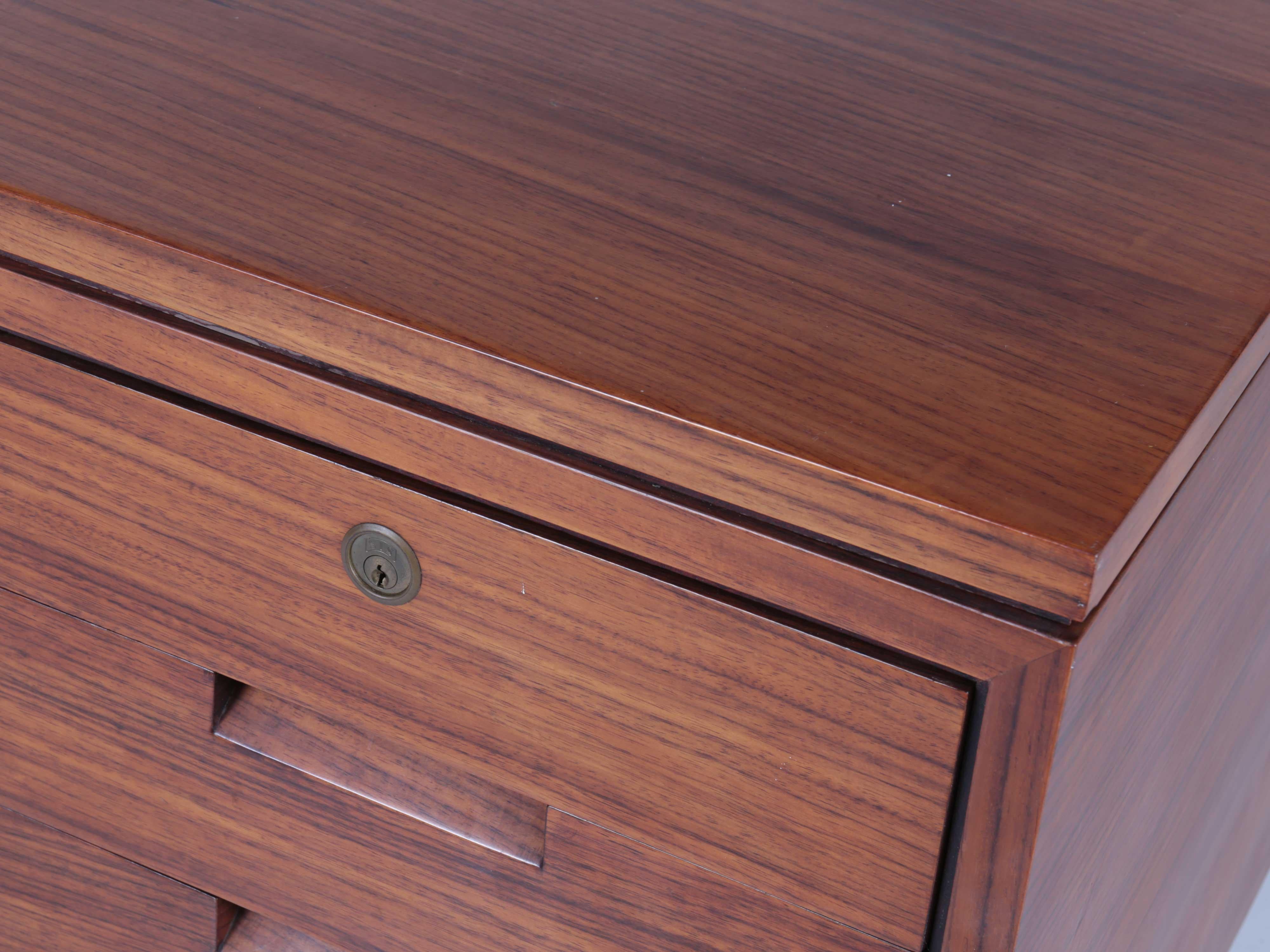 Mid-20th Century Canaan Desk by Marcel Breuer produced by Gavina spa in 1962 For Sale