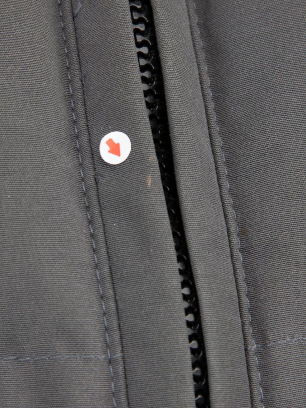 Canada Goose Manteau bouffant bordé de fourrure de coyote graphite Taille XS en vente 5
