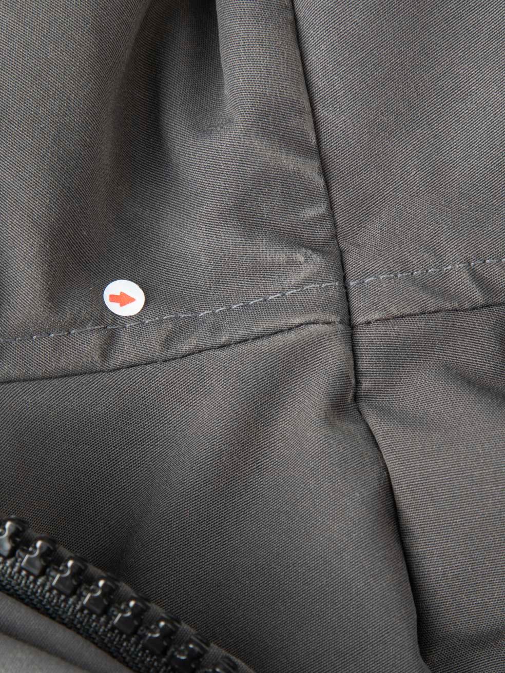 Canada Goose Manteau bouffant bordé de fourrure de coyote graphite Taille XS en vente 4
