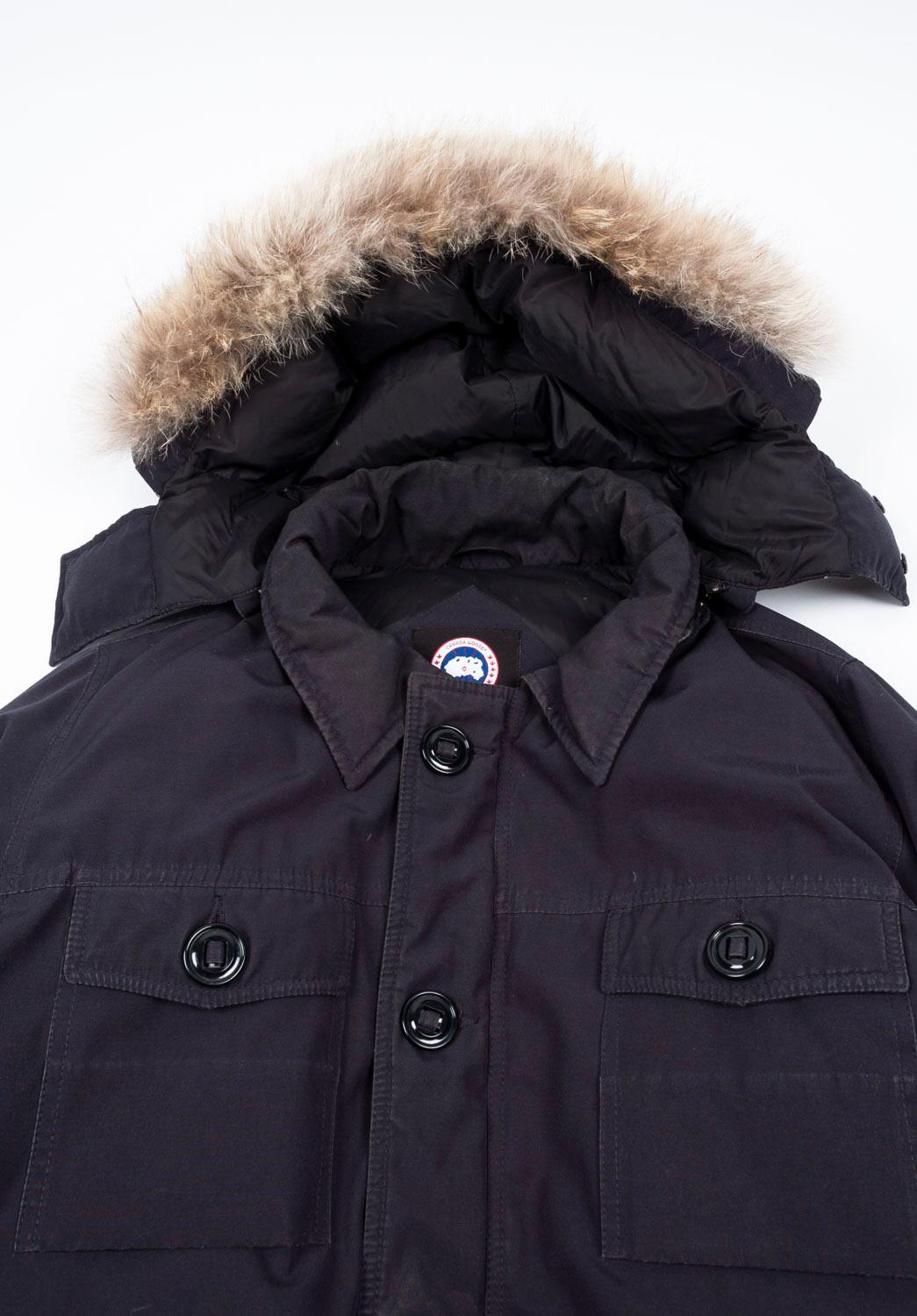 Prüfen Sie meine anderen Angebote. Habe viele weitere Designerkleidung zu verkaufen. Offen für alle Angebote.
Zu verkaufen ist ein 100% echter Canada Goose Down Parka, S1294, DE2
Farbe: schwarz
(Eine tatsächliche Farbe kann ein wenig variieren