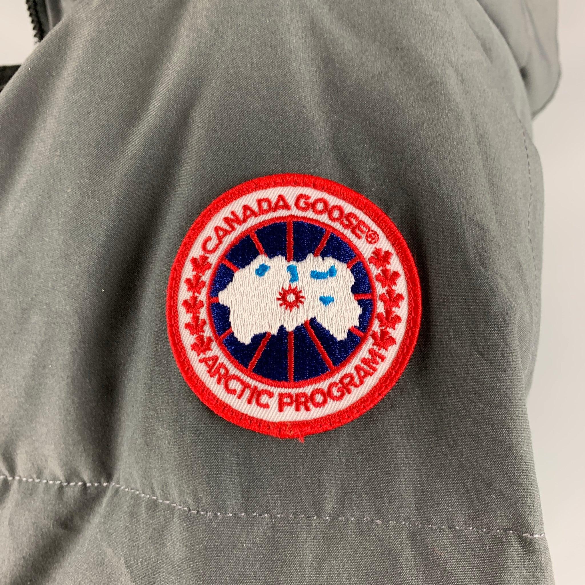 CANADA GOOSE Size XL Grey Quilted Polyester Cotton Hooded Jacket For Sale 1