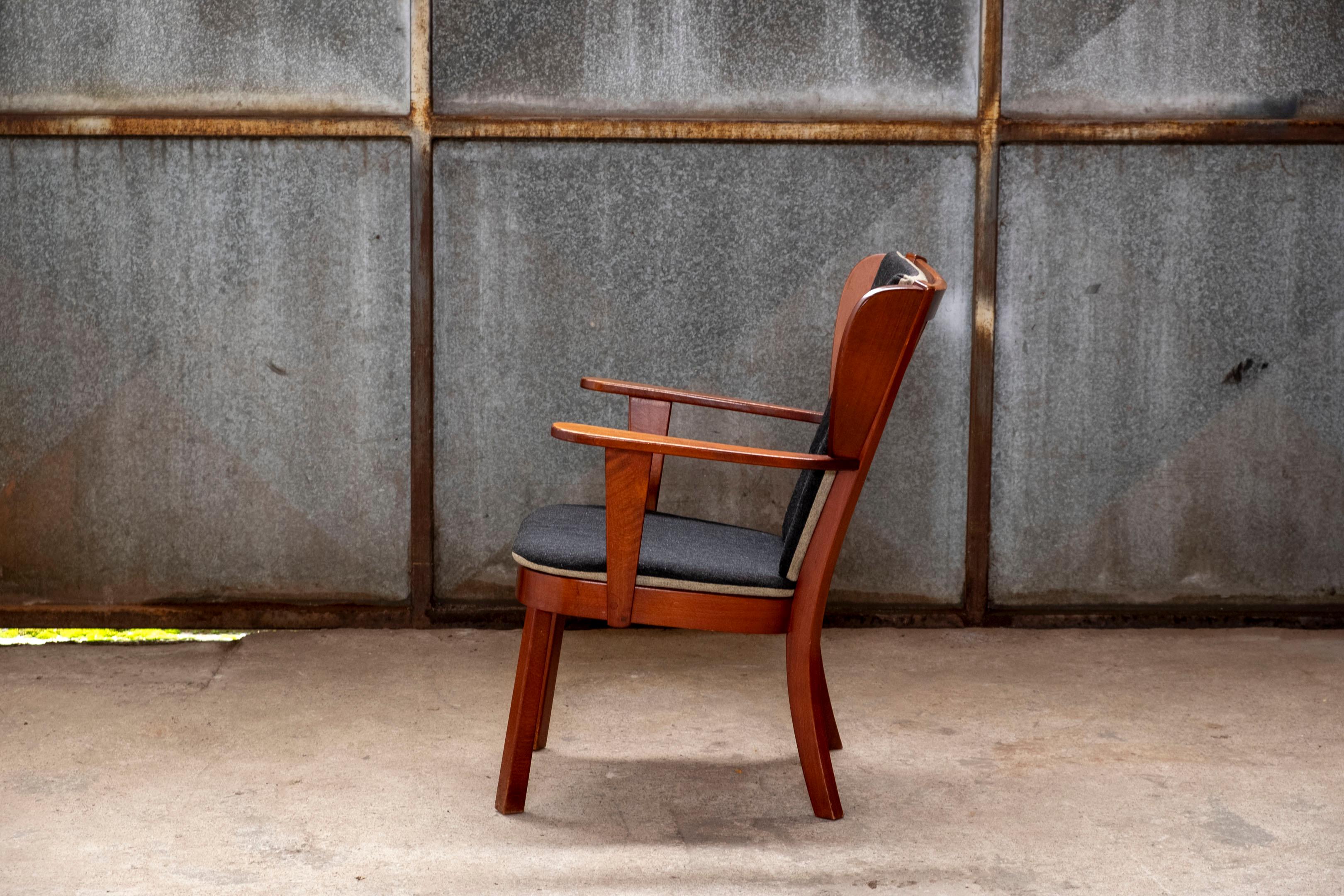 Canada Lounge Chair by Christian E. Hansen, by Fritz Hansen, 1944 Denmark For Sale 1