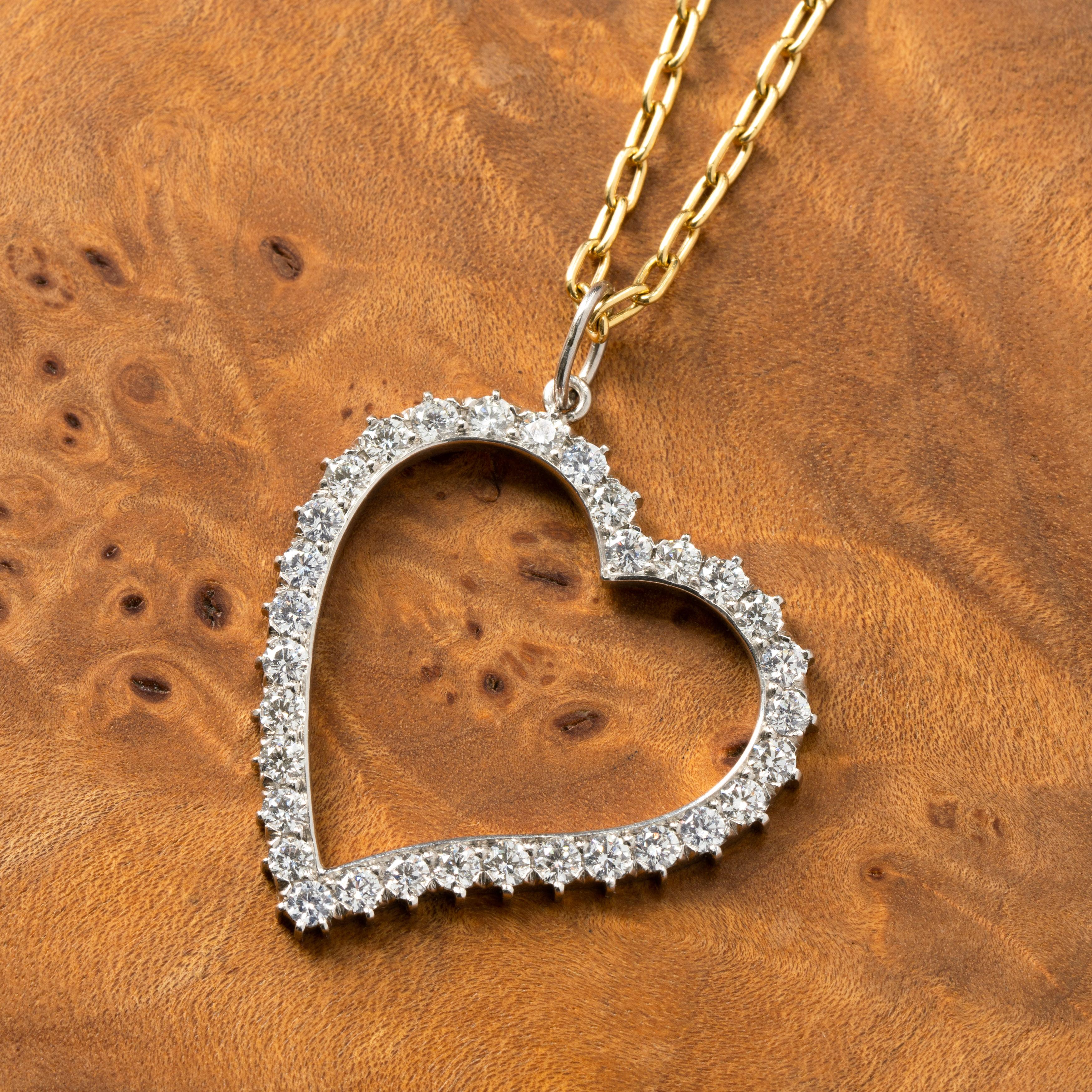 Canadamark x Stephanie Windsor Large Platinum and Diamond Open Witch's Heart Charm

Material: Solid Platinum and 2.26 carats of CanadaMark White Diamonds

H: 3.43 cm x W 3.3 cm / H: 1.35 in. x W: 1.3 in.
8.25 grams

Condition: New, beautiful