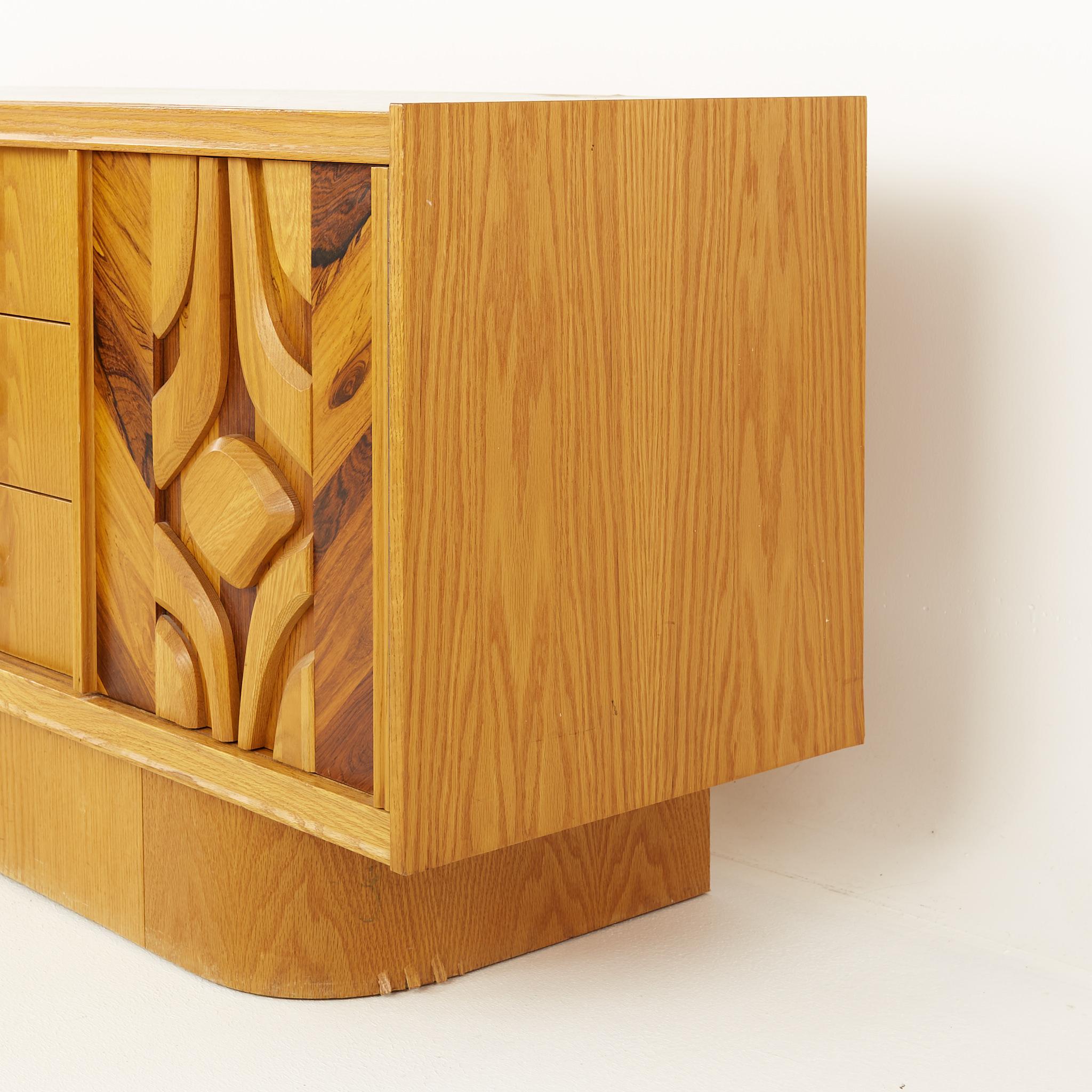 Crédence canadienne Brutalist Mid Century Sideboard Oak and Rosewood Credenza Bon état à Countryside, IL