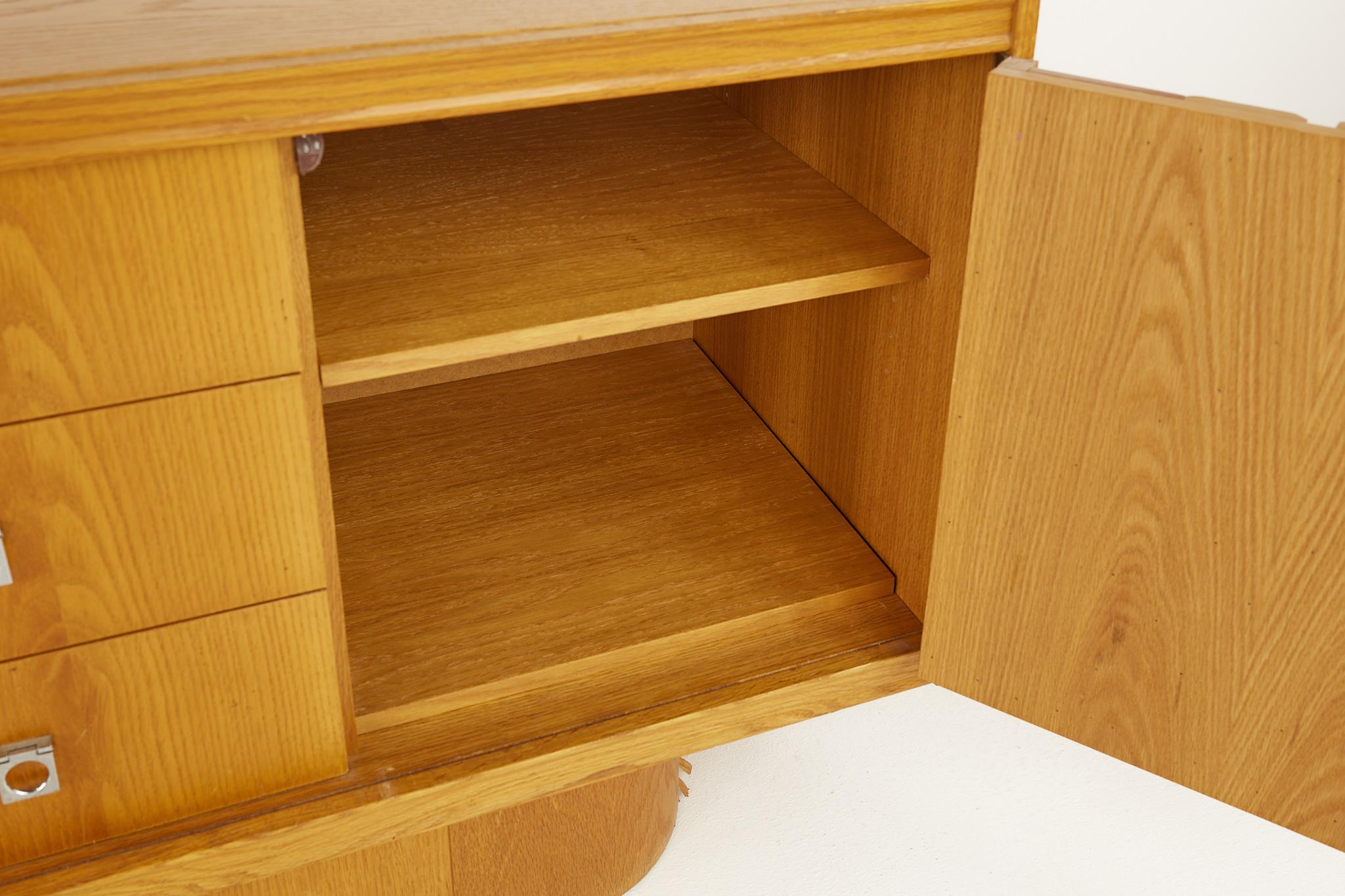 Crédence canadienne Brutalist Mid Century Sideboard Oak and Rosewood Credenza 2