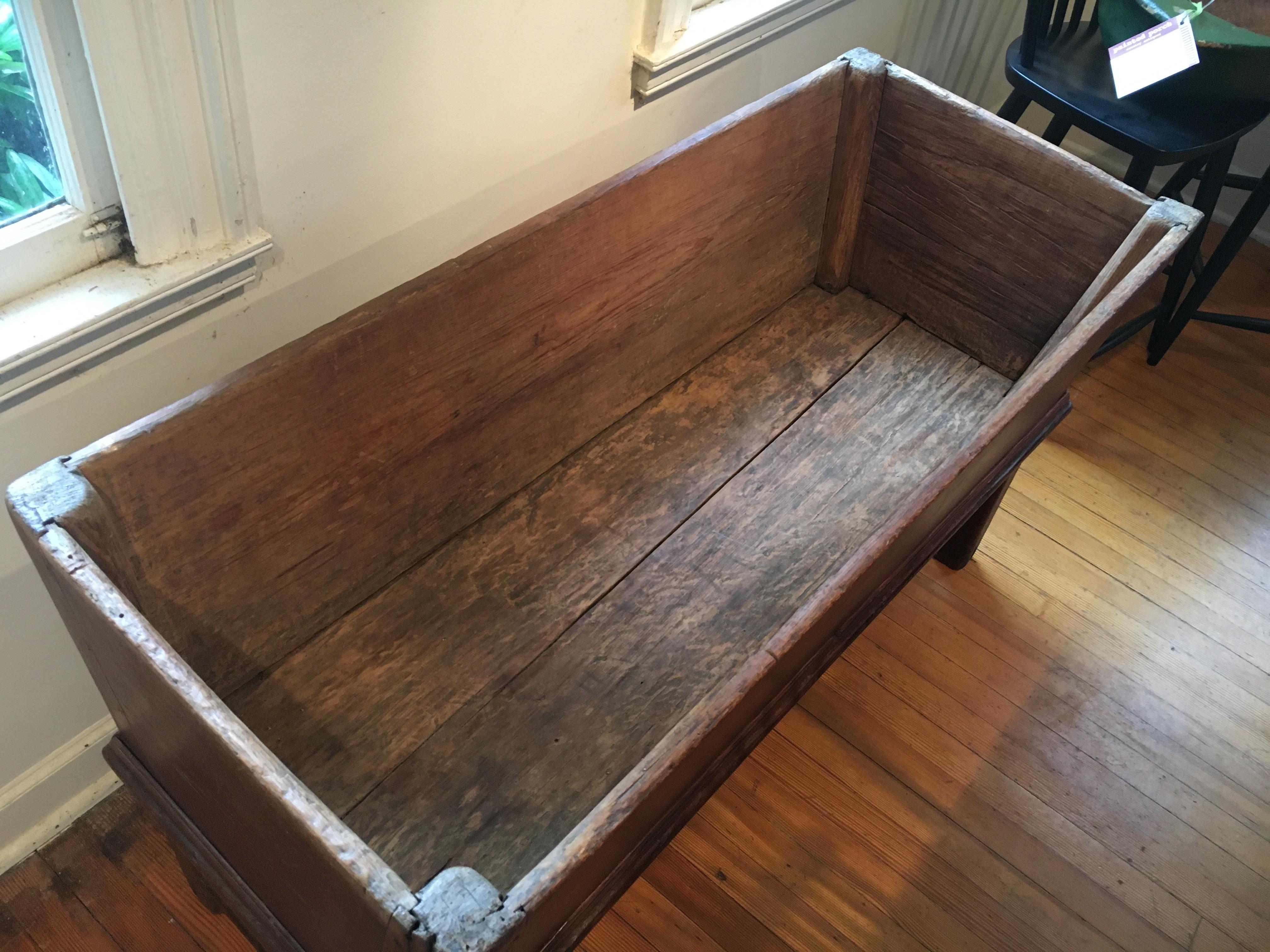 Canadian Dough Rising Table In Good Condition In Sheffield, MA