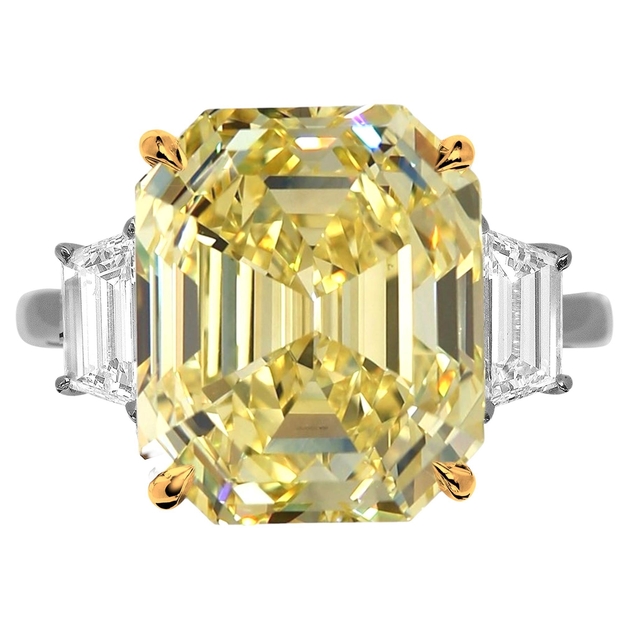Kanadischer GIA-zertifizierter intensiv gelber 7 Karat Diamantring mit Smaragdschliff im Smaragdschliff