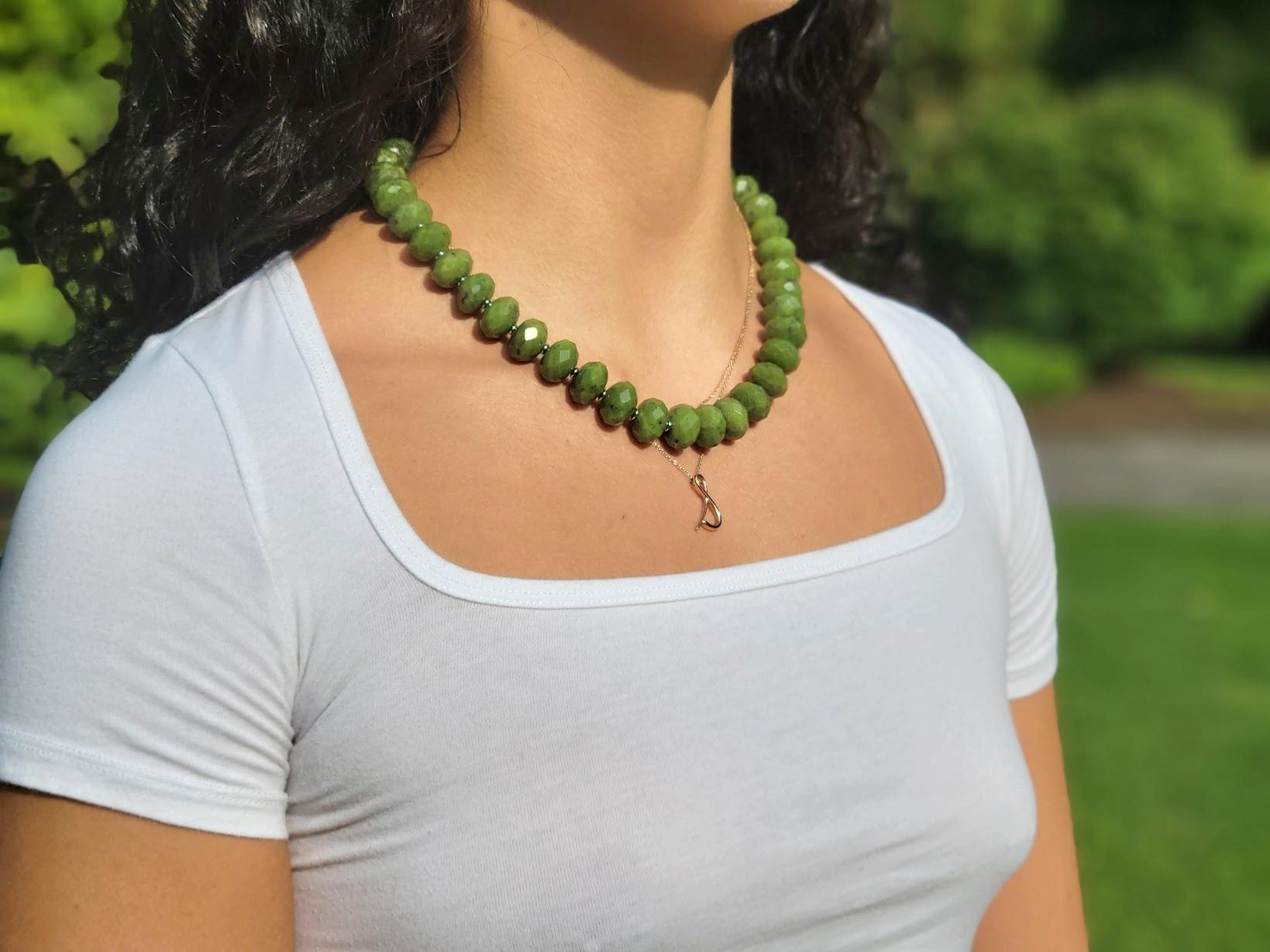 collana giada verde scuro