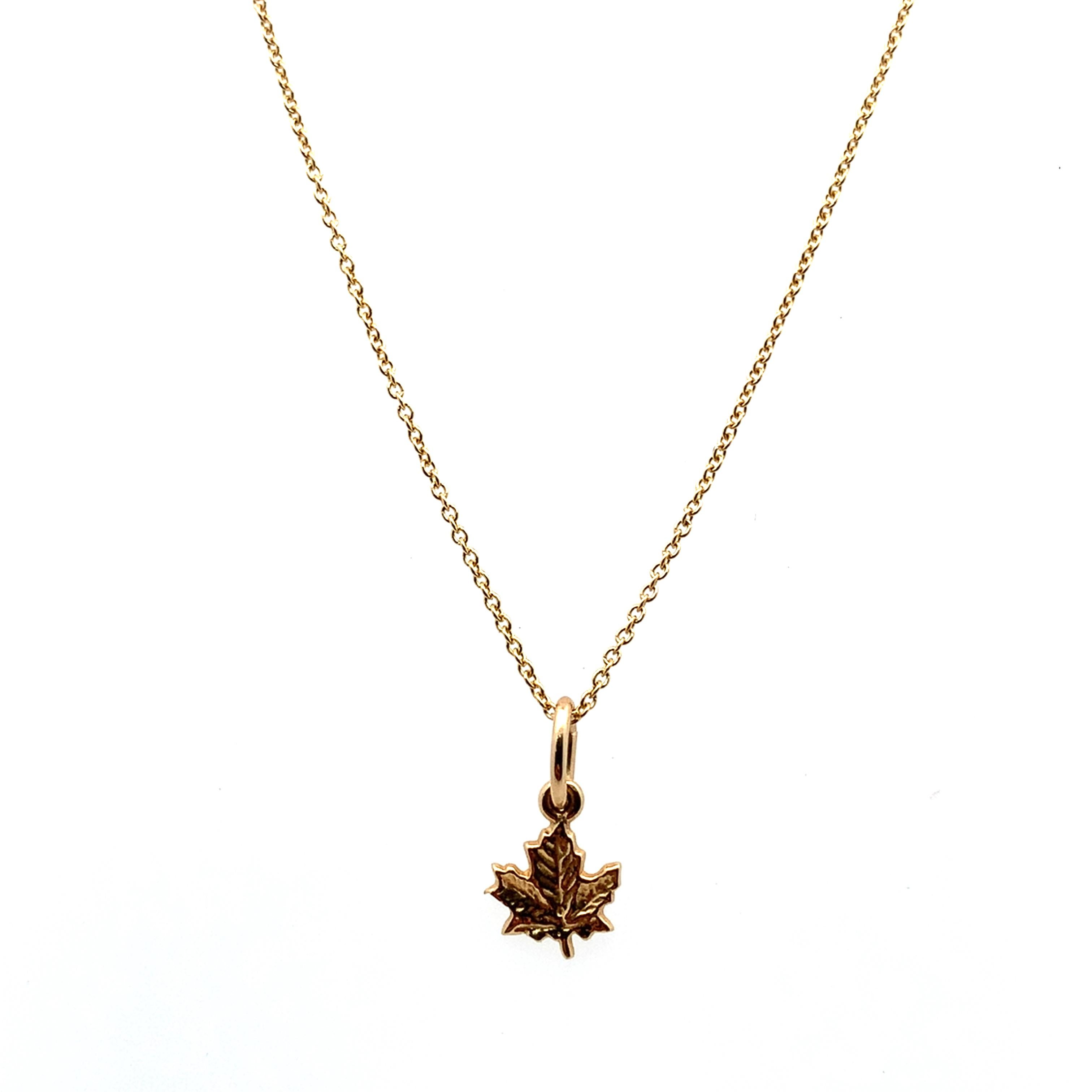 Collar colgante hoja de arce canadiense oro amarillo