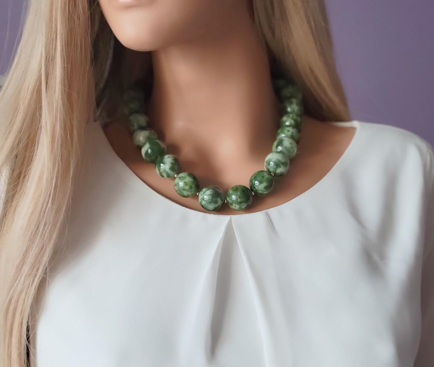 Canadian Nephrite Jade Necklace For Sale 3