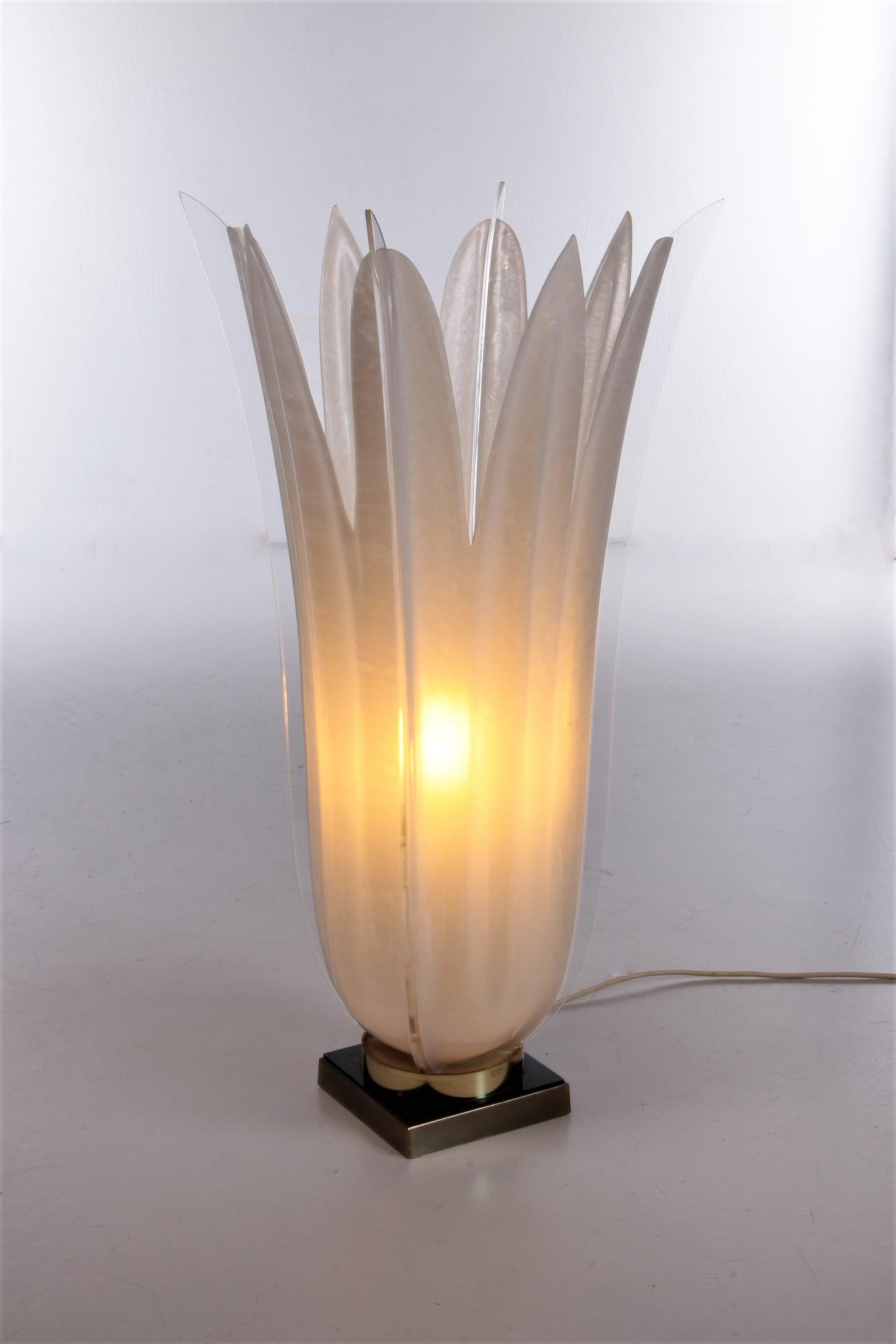 Canadian Roger Rougier Tulip Lamp, 1970s In Excellent Condition In Oostrum-Venray, NL