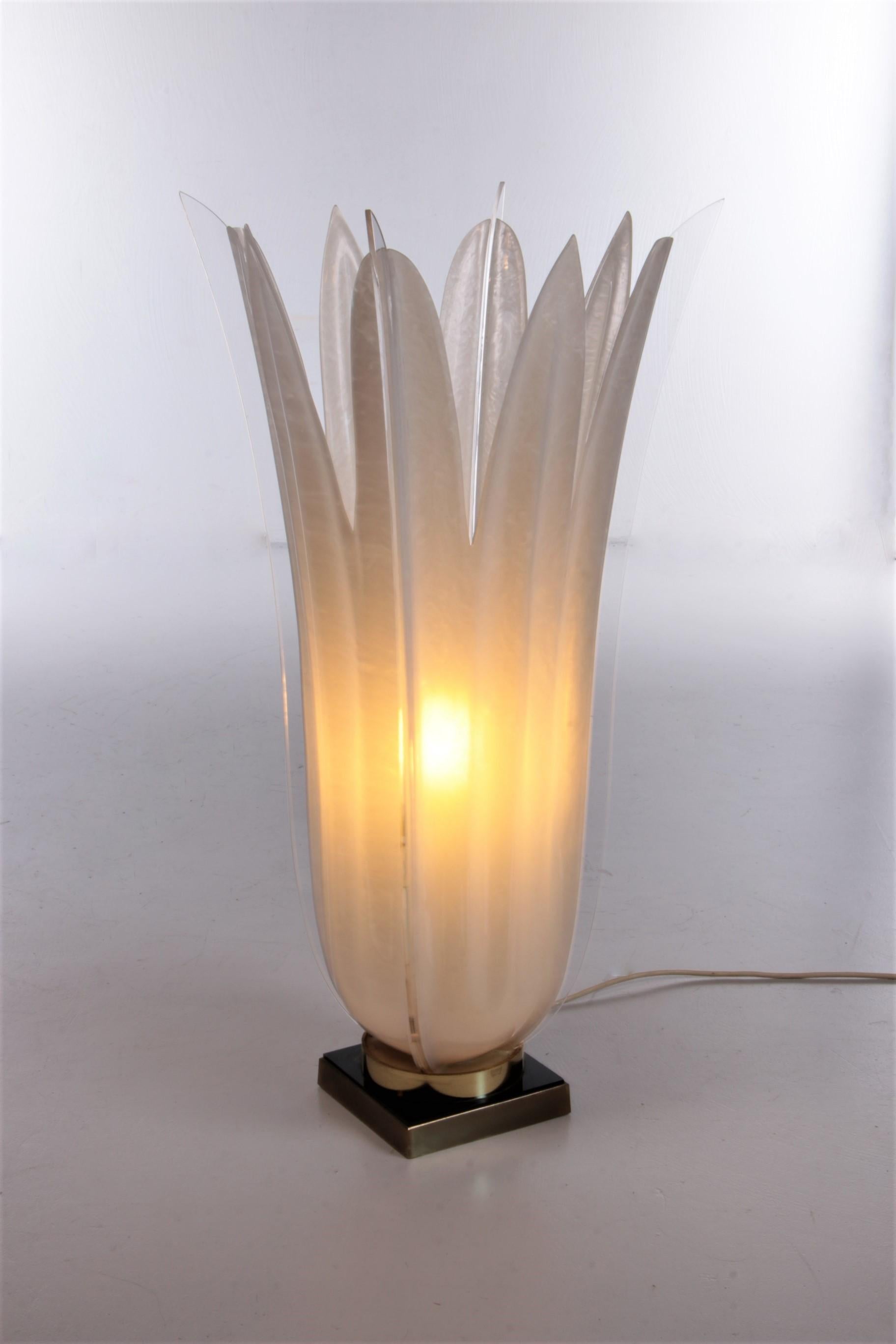 Canadian Roger Rougier Tulip Lamp, 1970s In Excellent Condition In Oirlo, LI