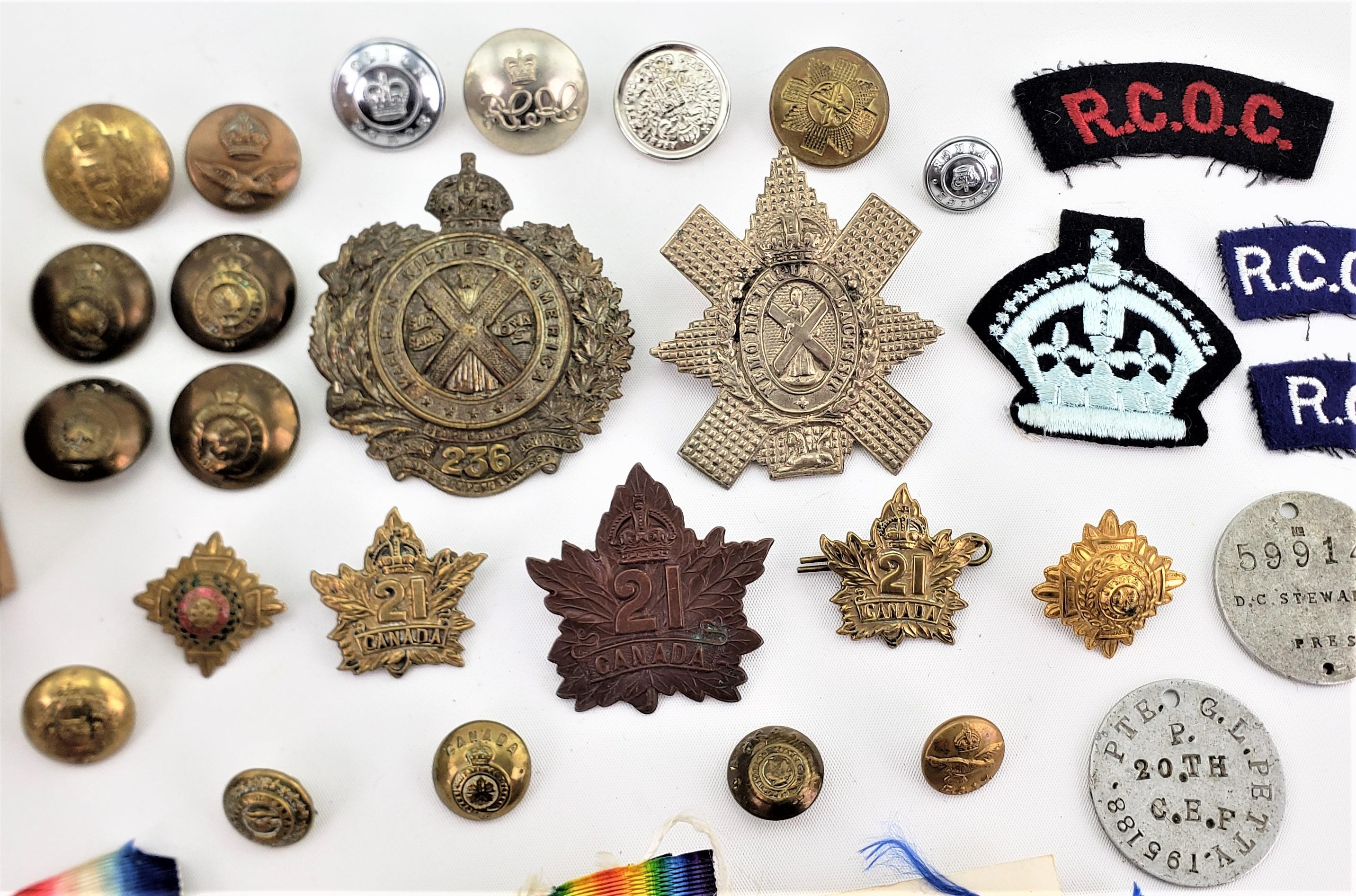 Einzigartige kanadische WW1 21st Regiment Soldatenknöpfe, Abzeichen und Medaillen Grouping (Art déco) im Angebot