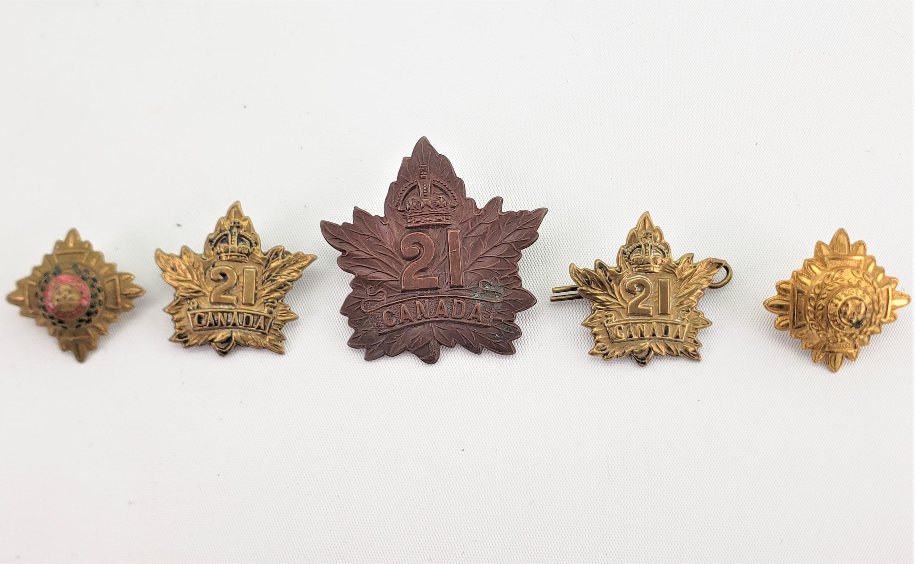 Groupement de boutons, d'insignes et de médailles d'uniforme de soldat du 21e régiment canadien de la Première Guerre mondiale en vente 1
