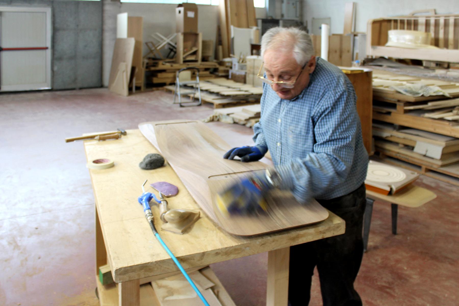 Joinery Canaletto Walnut Bench with Carved Top by Miduny, Made in Italy For Sale