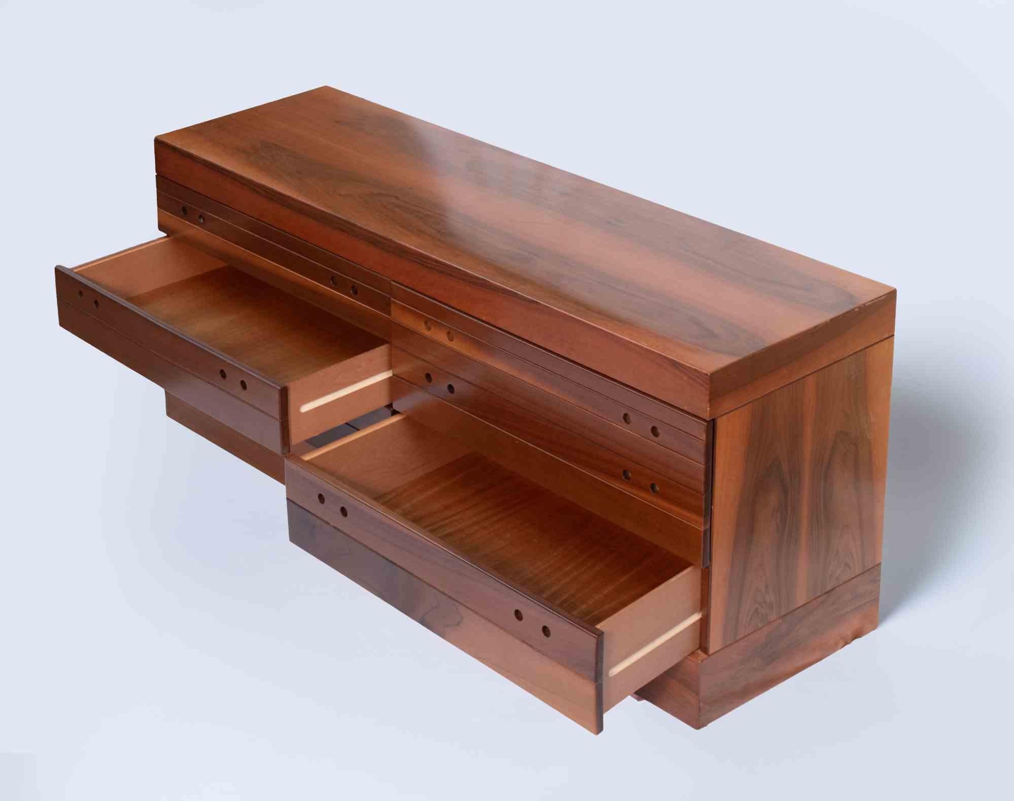 Italiano Cassettiera impiallacciata in noce Canaletto, anni '60 in vendita