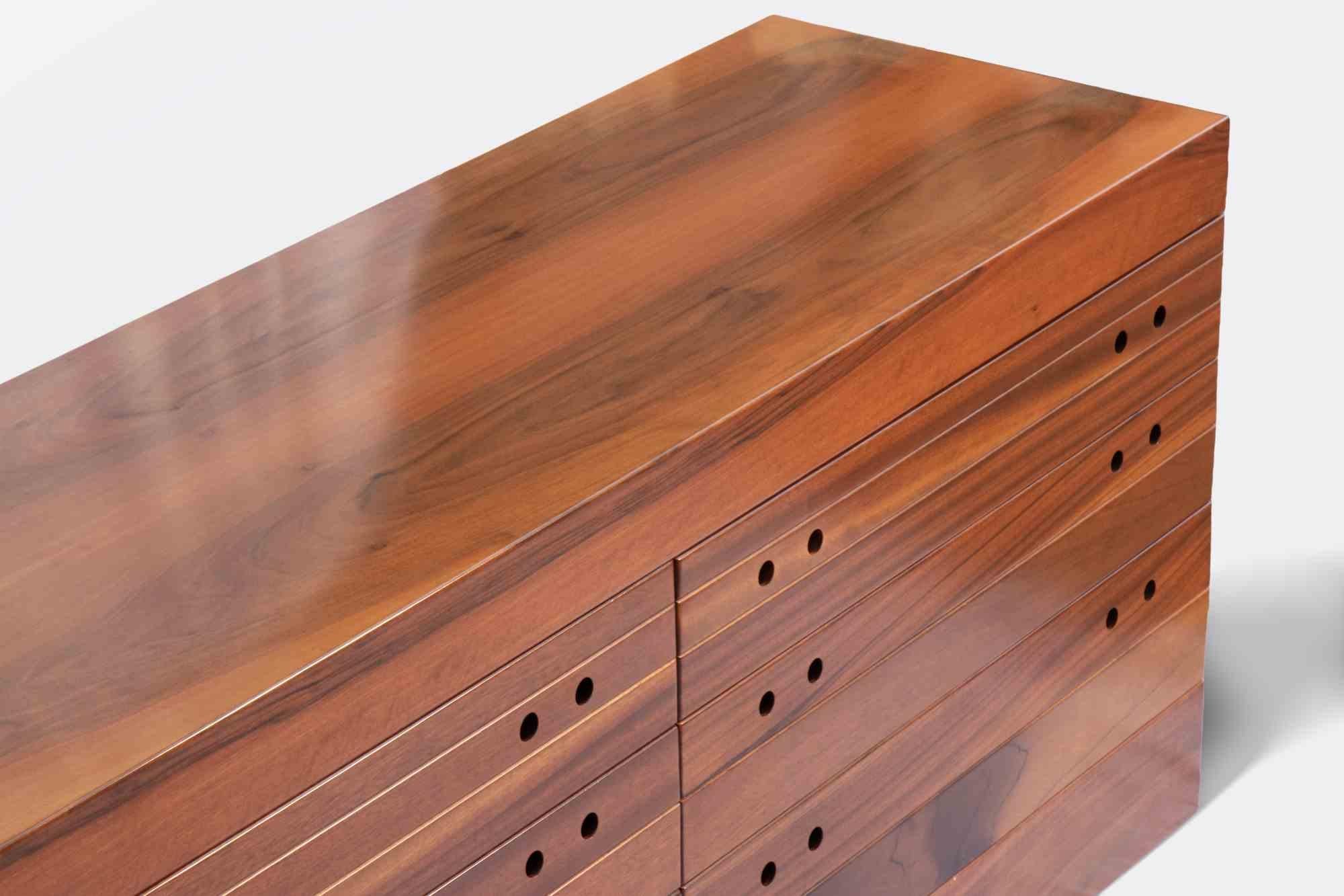 Cassettiera impiallacciata in noce Canaletto, anni '60 in vendita 2