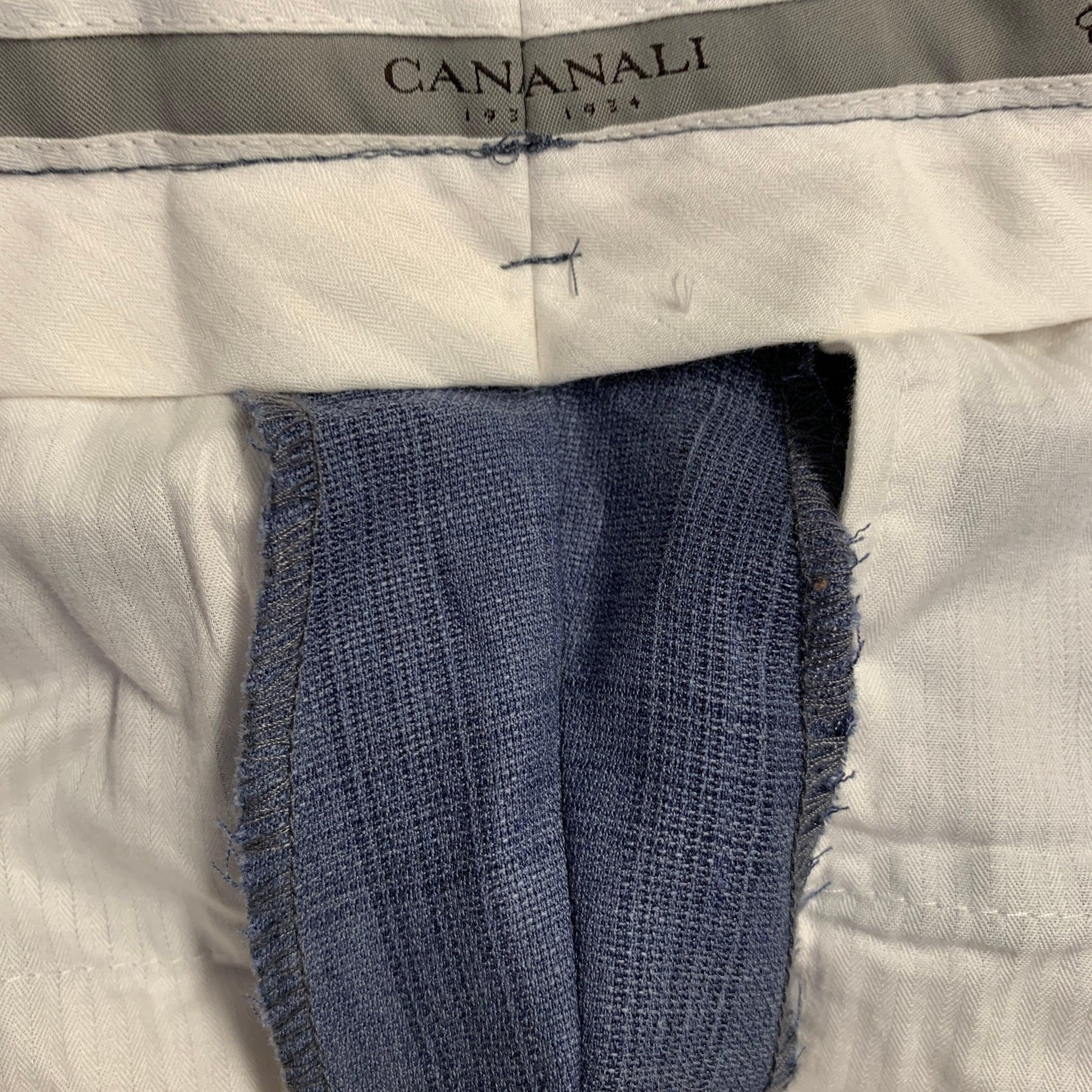 Canali Taille 34 Pantalon habillé en laine à carreaux, à devant plat, taille 34 en vente 1