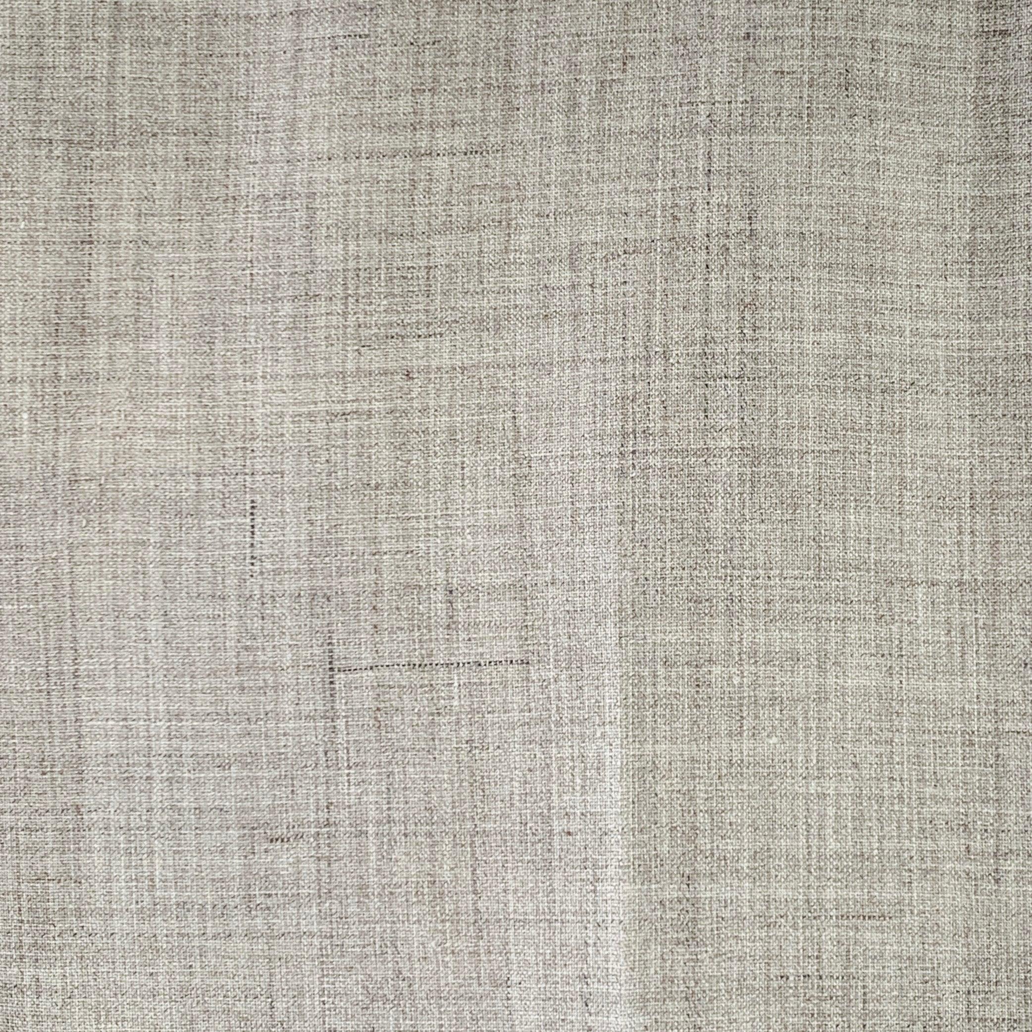 Pantaloni eleganti Canali
in tessuto misto lana grigio-tortora, stile piatto frontale, gamba affusolata e chiusura con zip. L'orlo non è stato rifinito per poterlo adattare alla tua vestibilità perfetta. Made in Italy.Nuovo senza etichette.