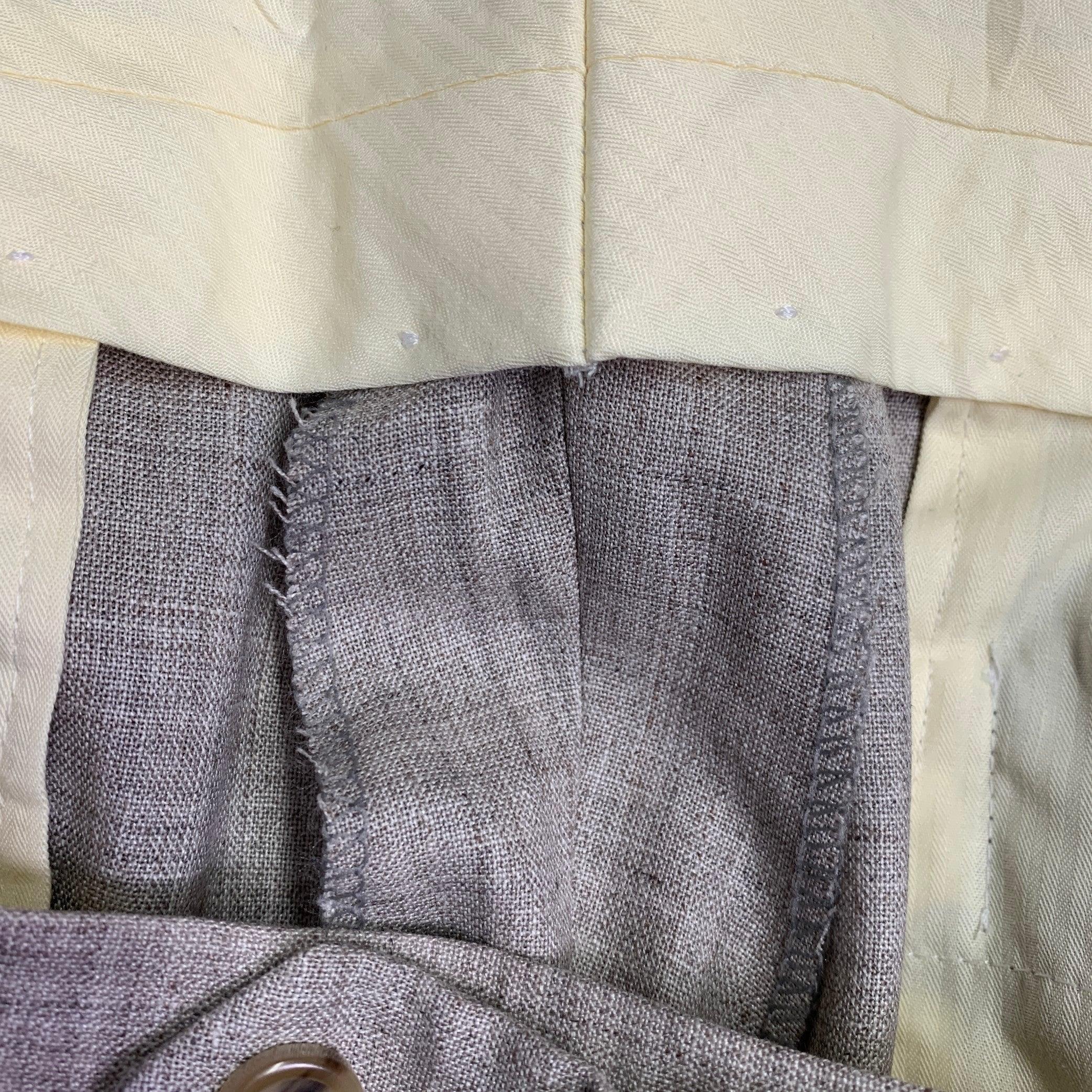 Canali taglia 37 Grigio Taupe in misto lana, pantaloni da sera con il davanti piatto in vendita 1