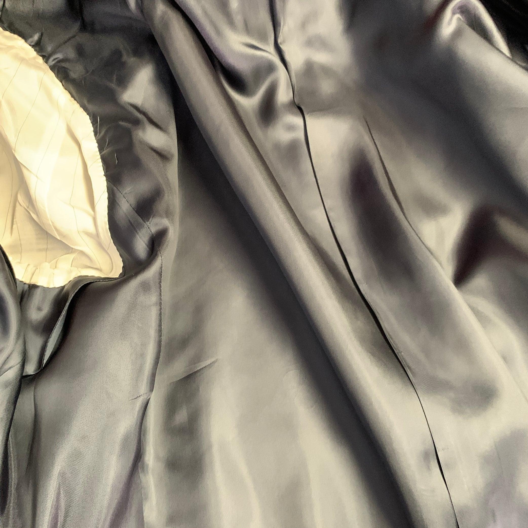 Canali Taille 48 Regular Costume bleu marine à rayures en laine vierge à revers échancré en vente 5