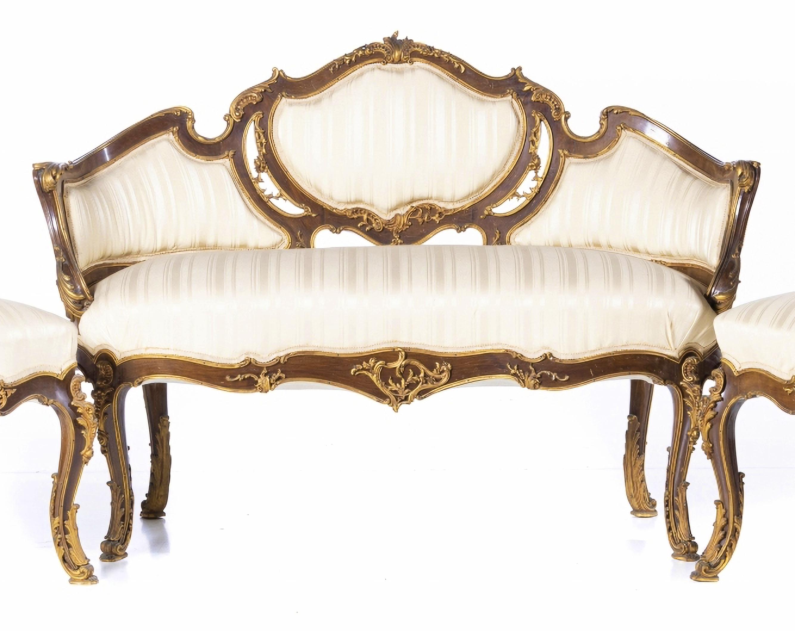Canape and Pair of Louis XV Style Chairs French 19th Century In Good Condition For Sale In Madrid, ES