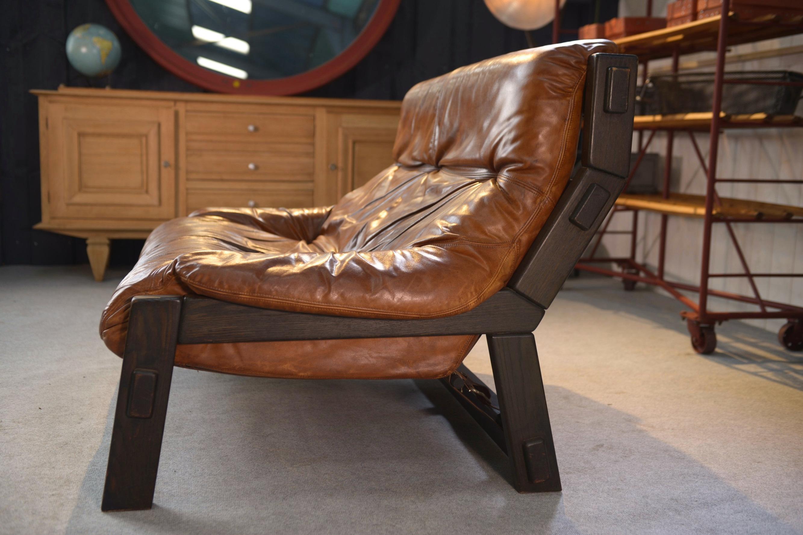 Canapé brutaliste en chêne et cuir patiné 1960's For Sale 8