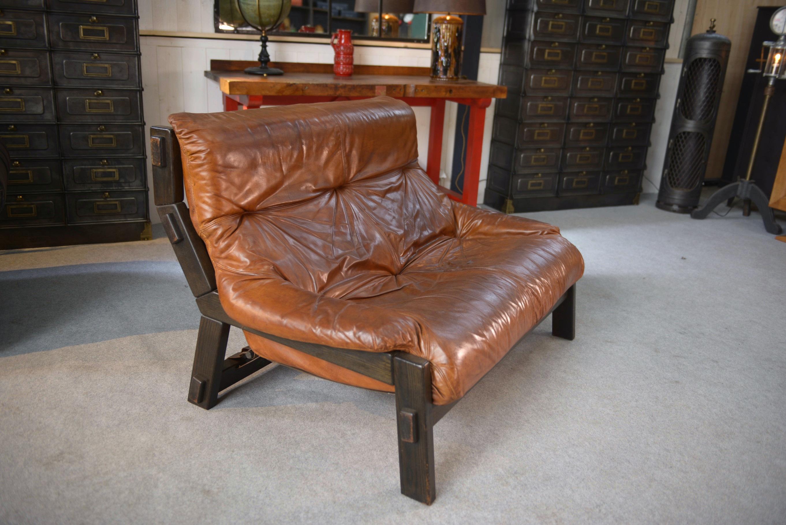 Canapé brutaliste en chêne et cuir patiné 1960's For Sale 9