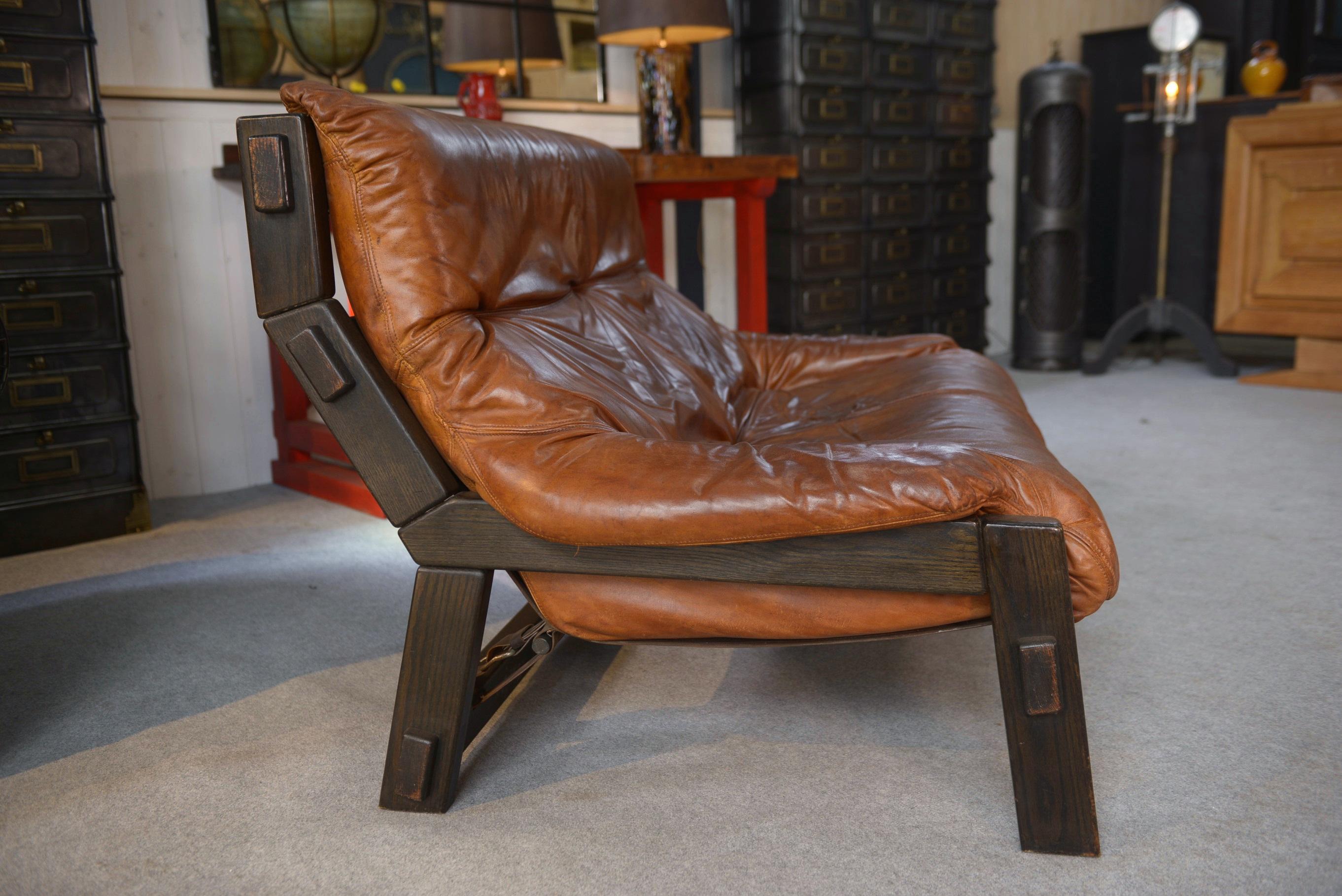 Canapé brutaliste en chêne et cuir patiné 1960's For Sale 1