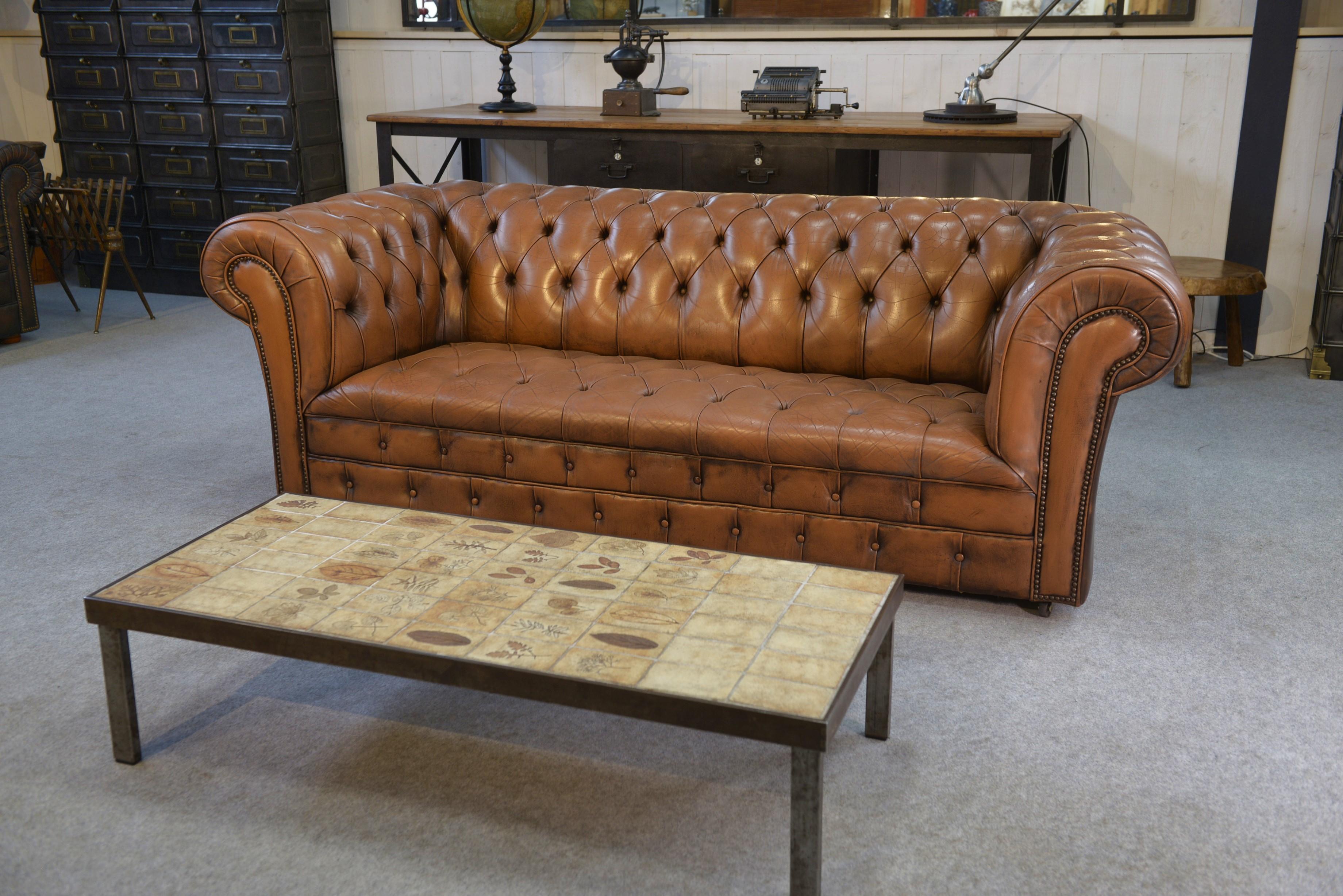 Chesterfield capitonné fauve In condizioni buone in vendita a TOURCOING, FR