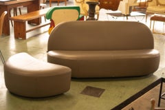 Canapé Elysee et son pouf Pierre Paulin ligne Roset