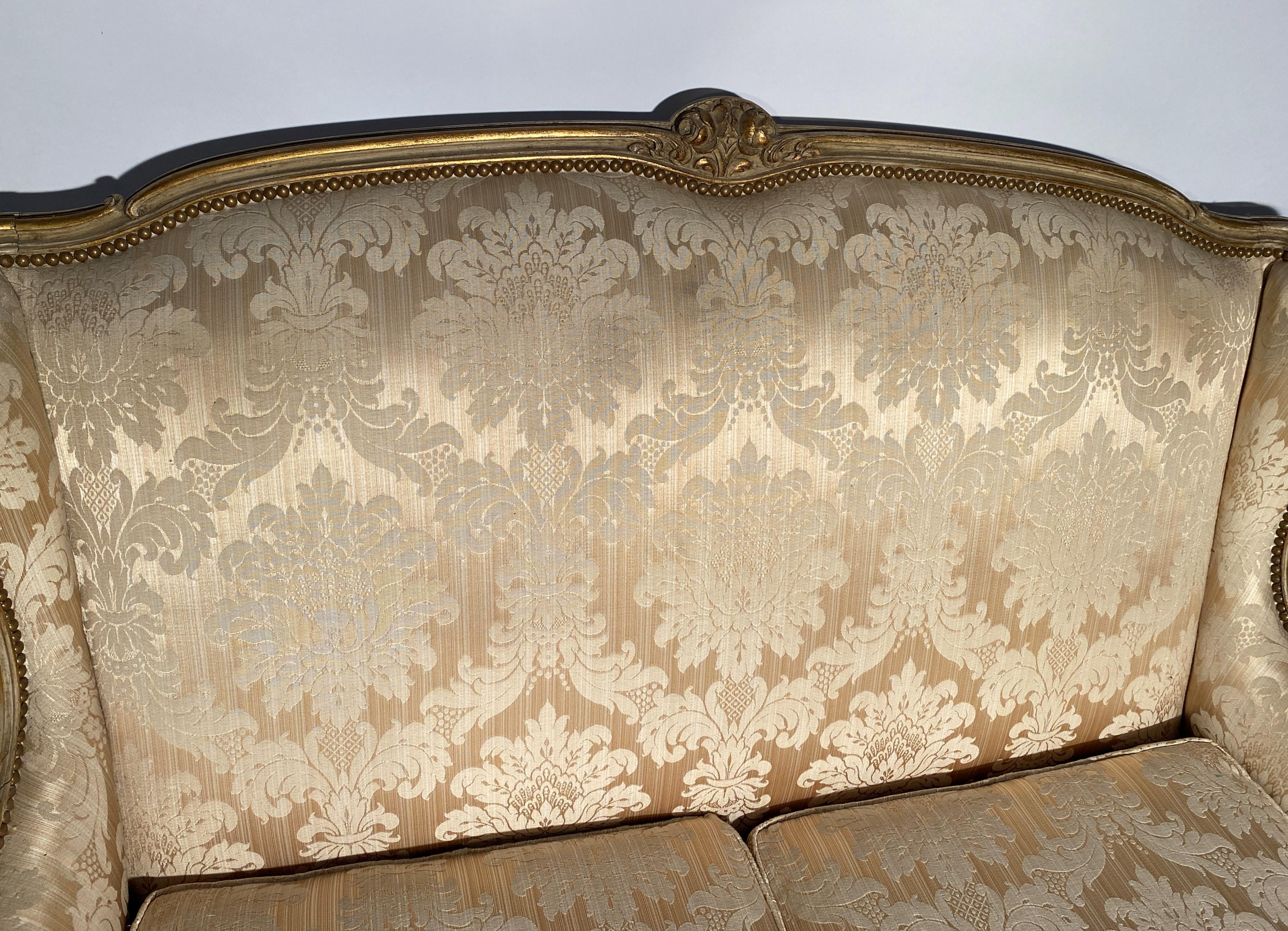 Sofa aus geformtem Holz und geschnitzt mit Blumen, Frankreich, Louis XV.-Stil (Französisch) im Angebot