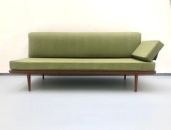 Canape "MINERVA" di Peter Hvidt e Olga Molgaard Nielsen