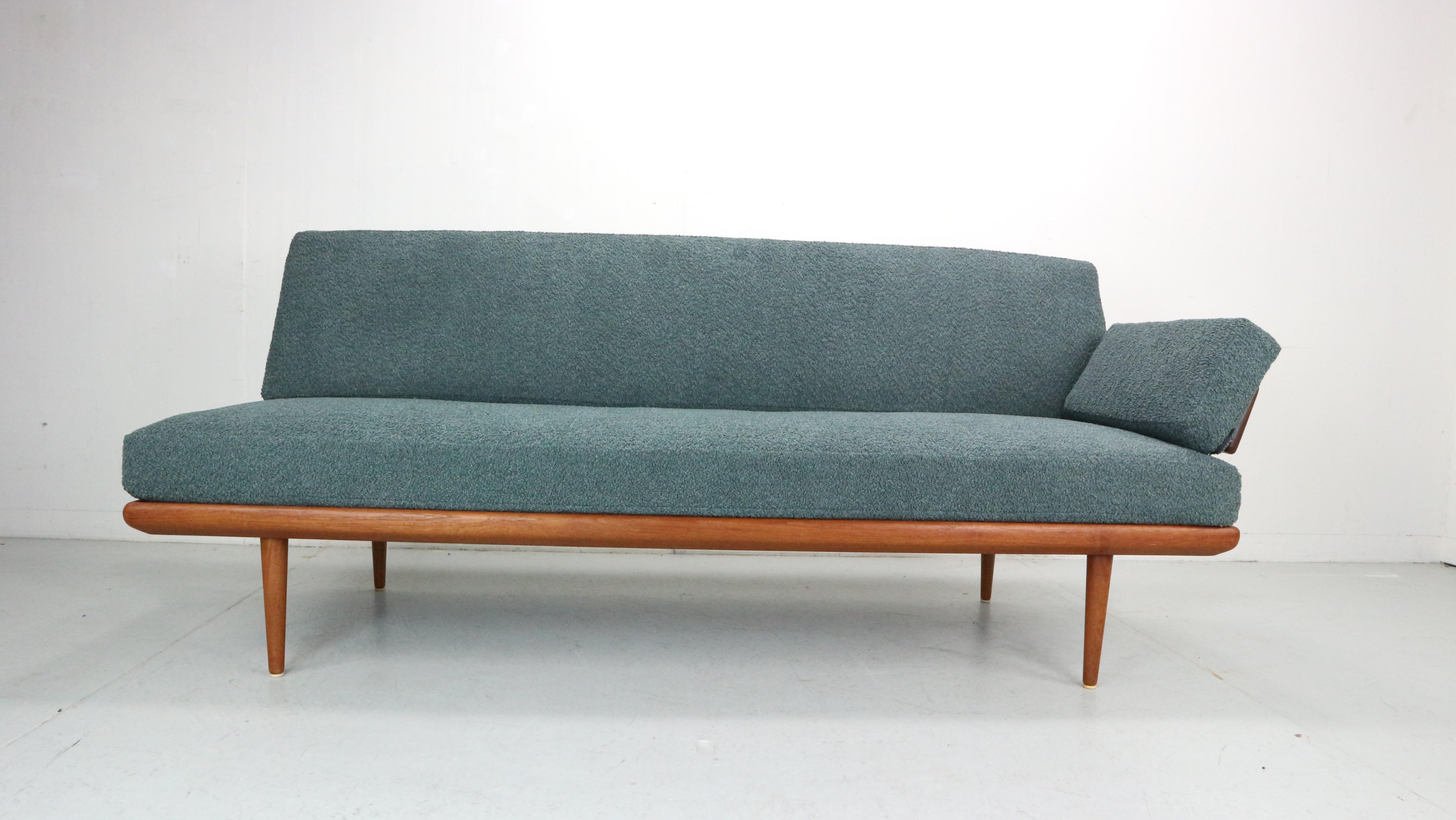 minerva daybed