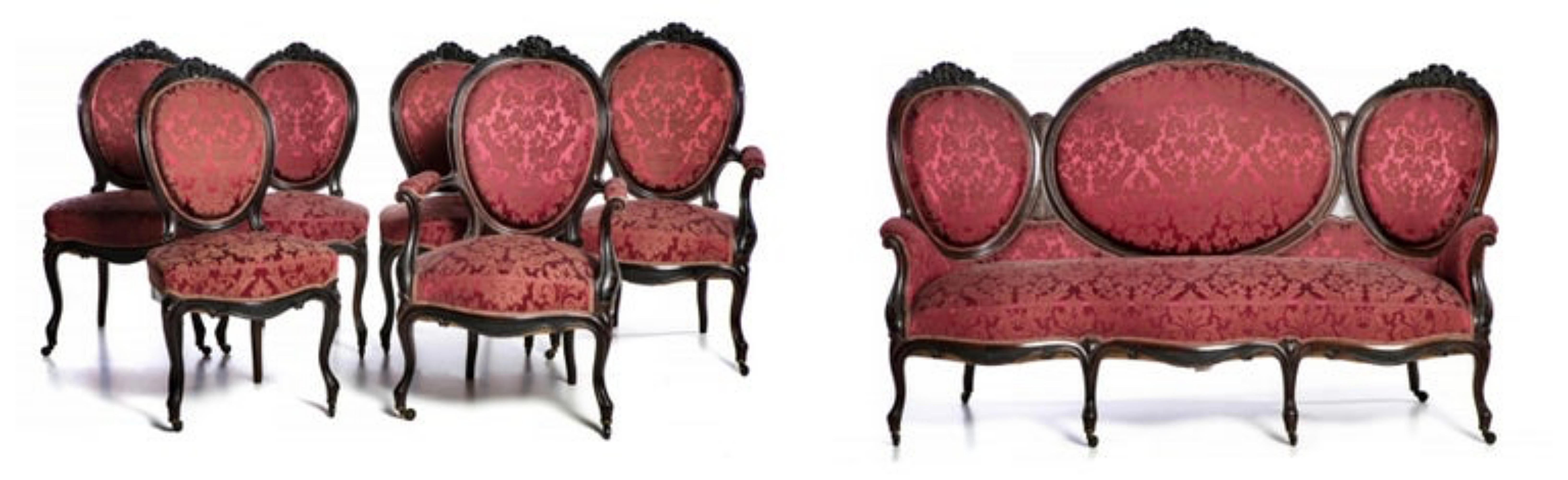 Canape set deux fauteuils et quatre chaises.

Portugais du 19e siècle.
style romantique, en bois de rose.
Assise et dossier en damas.
Dim. : (canapé) 120 x 178 x 56 cm.
Bon état.