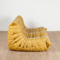 Canapé Togo cuir gold par Michel Ducaroy pour Ligne Roset 1973