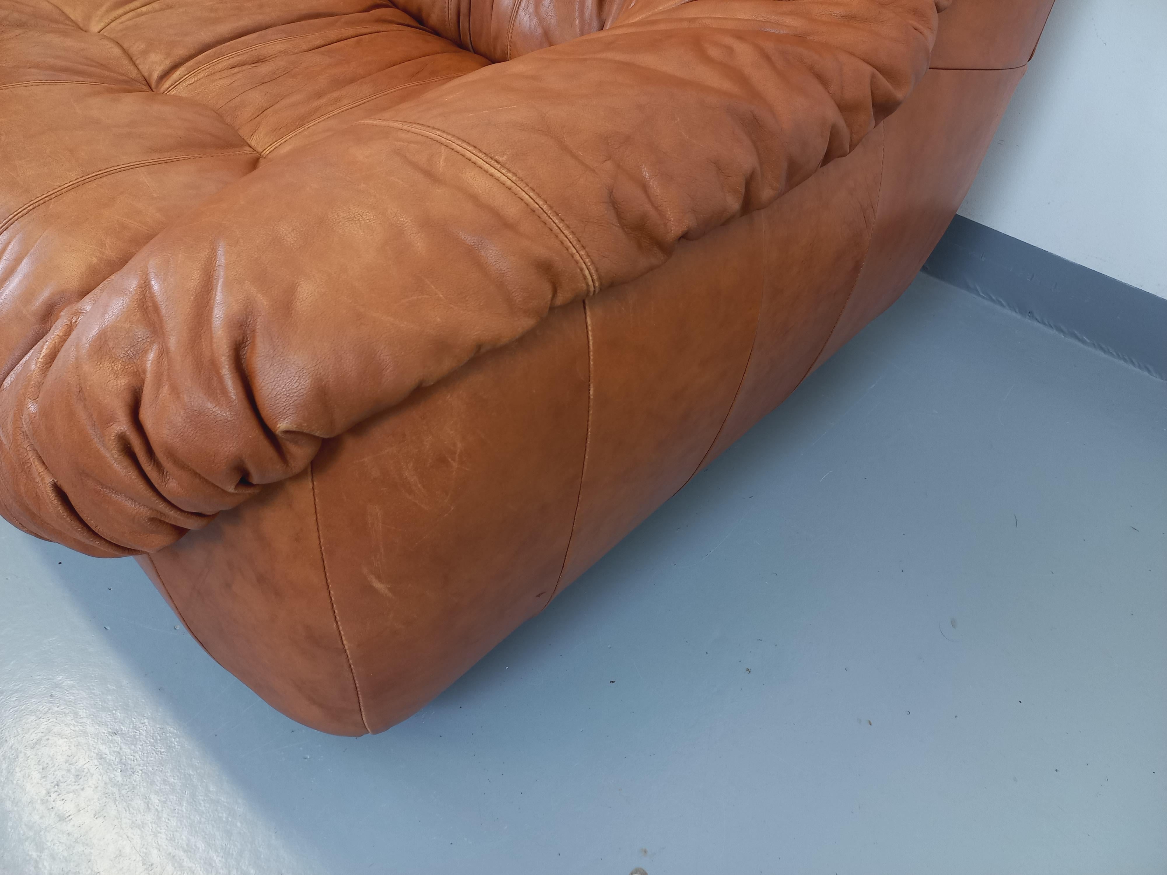 Canapé vintage en cuir cognac des années 70 8