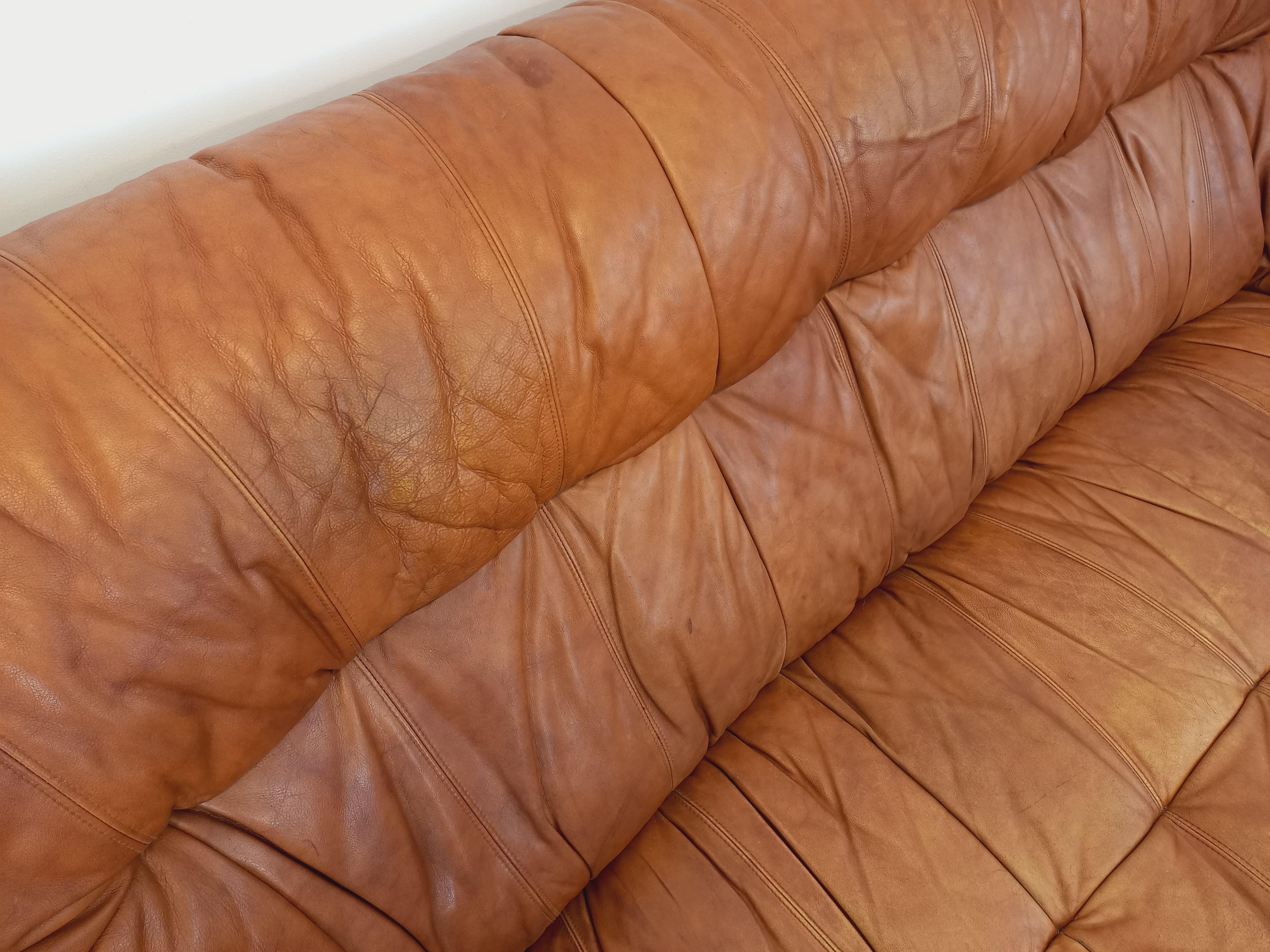 Canapé vintage en cuir cognac des années 70 11