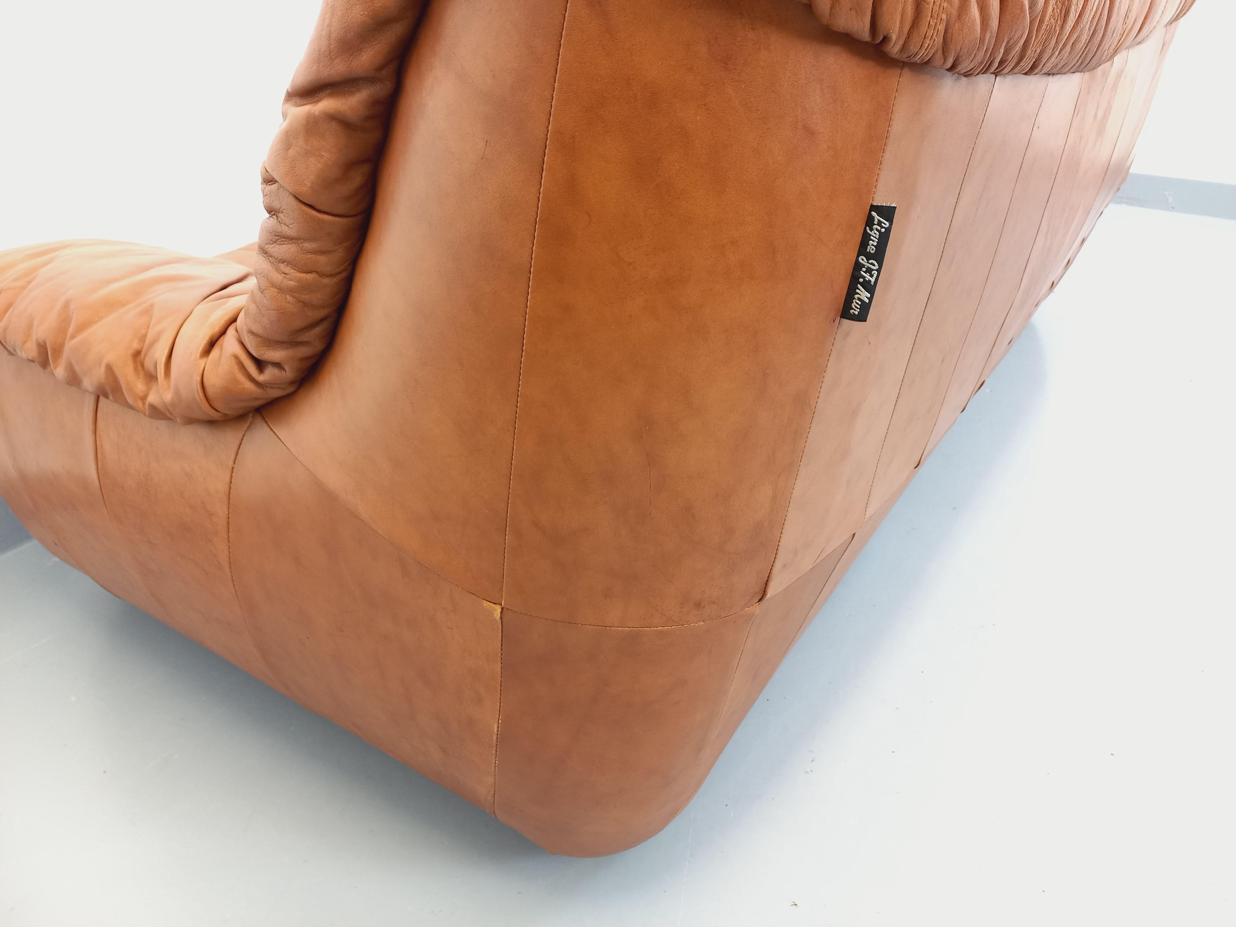 Canapé vintage en cuir cognac des années 70 Moderno de mediados de siglo